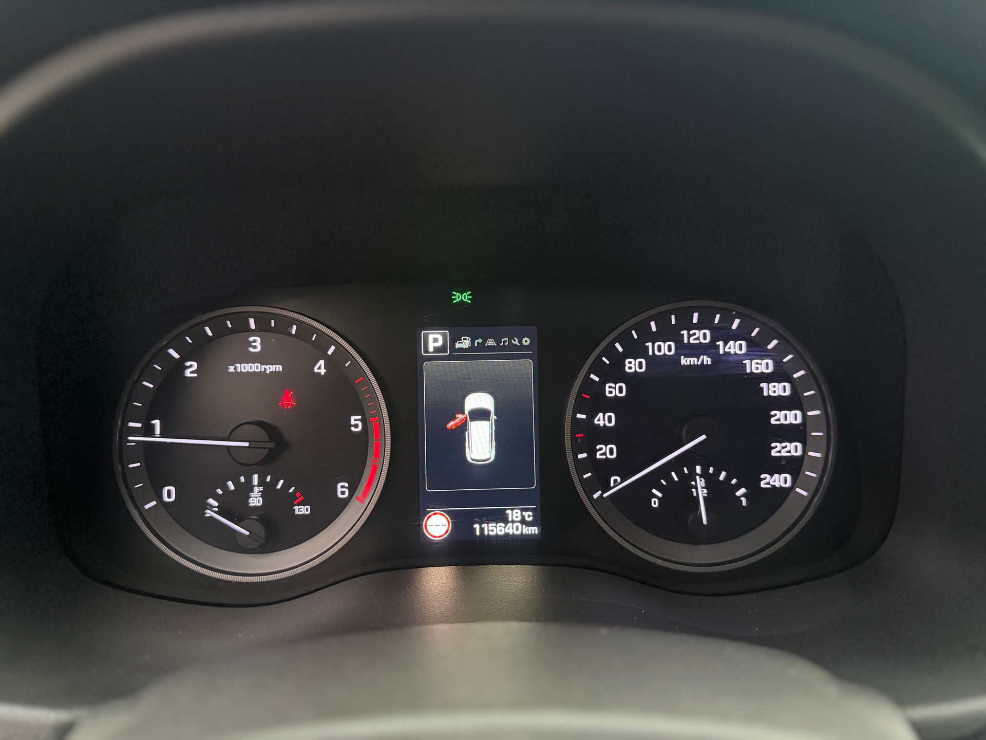 HYUNDAI Tucson 2.0 CRDI Launch Edition 4WD Automatic-image-12