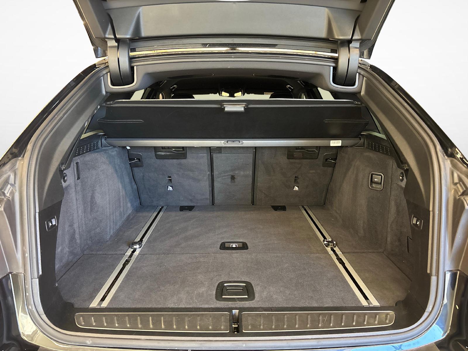 BMW 5er Reihe G31 Touring 520d xDrive 48V M-Sport-image-18