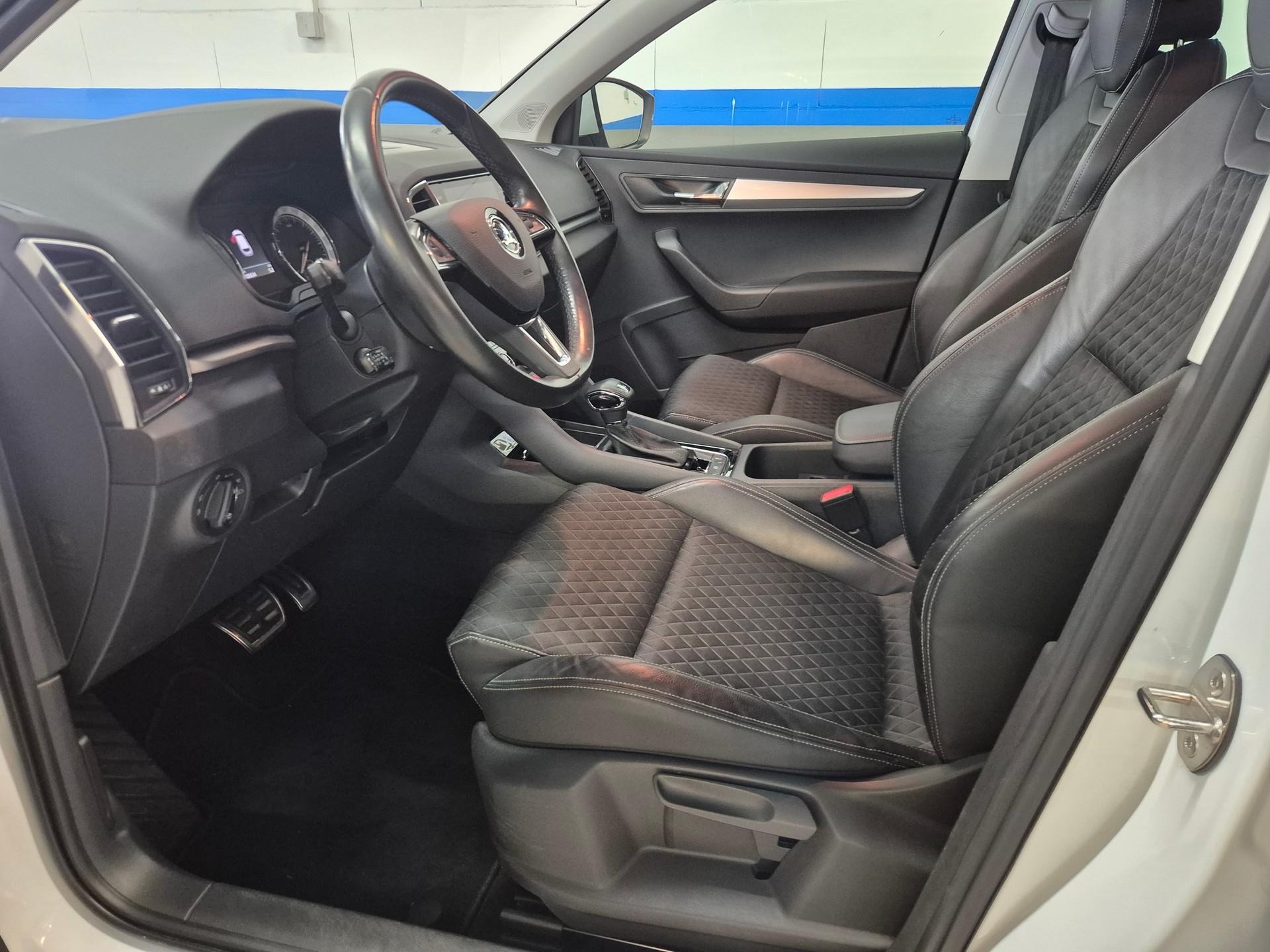 SKODA Karoq 1.6 TDI CR Ambition DSG-image-5