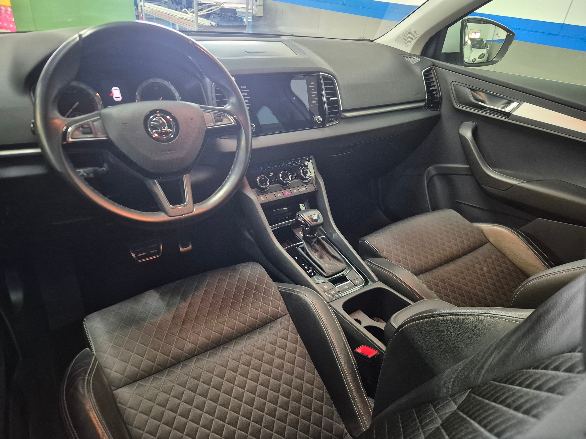 SKODA Karoq 1.6 TDI CR Ambition DSG-image-6
