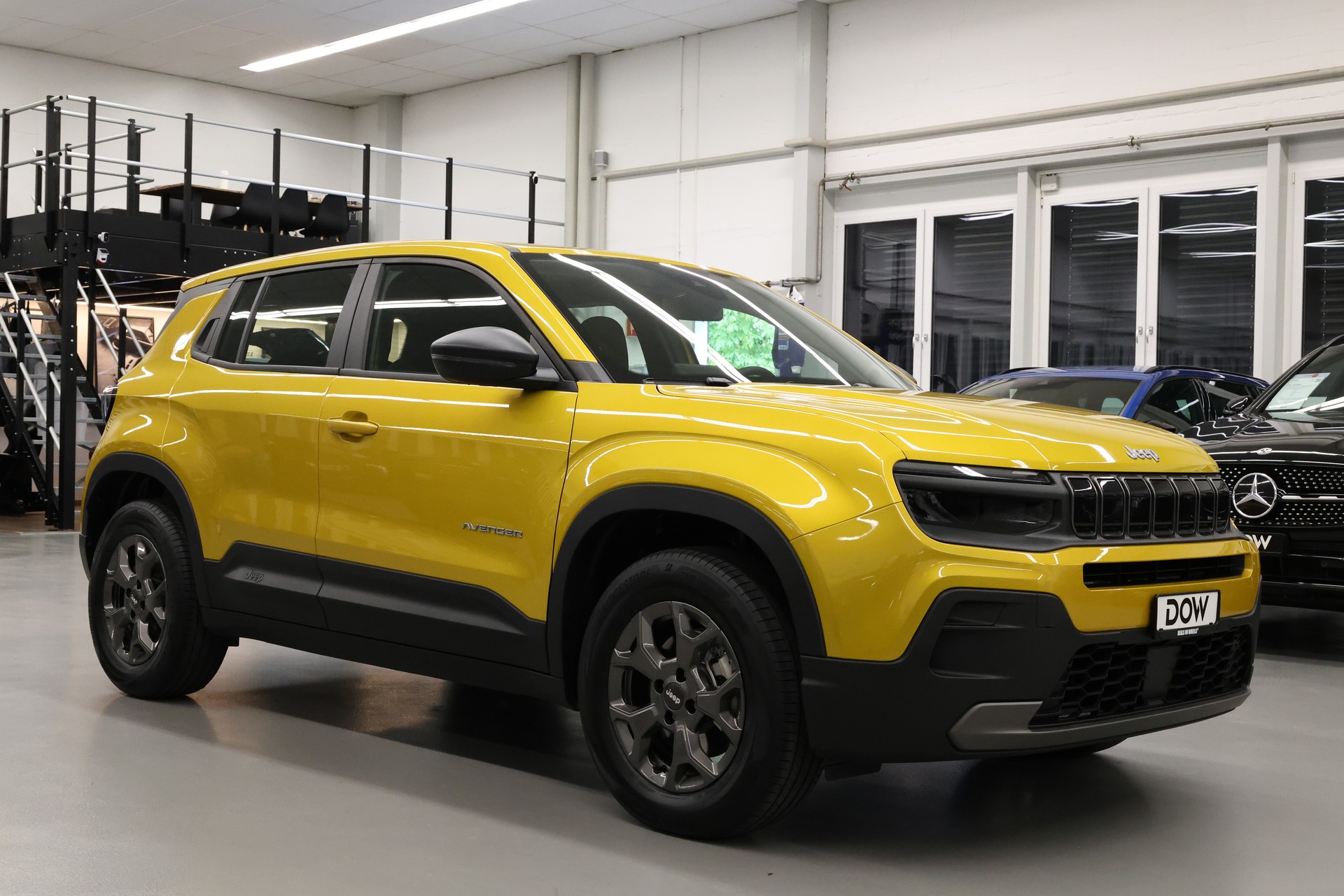 JEEP Avenger 1.2 MHEV Longitude-showroom-element-1