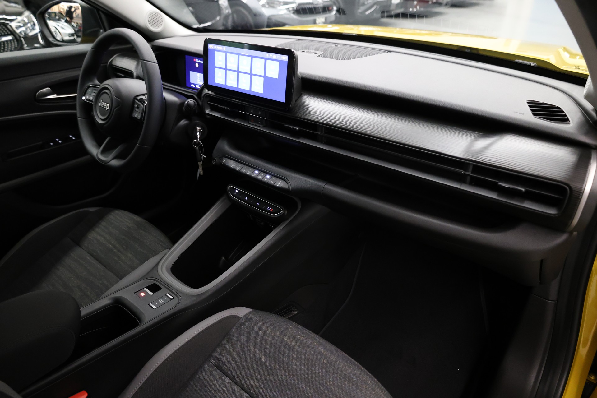 JEEP Avenger 1.2 MHEV Longitude-image-18