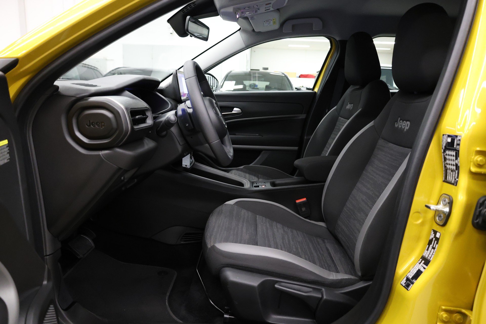 JEEP Avenger 1.2 MHEV Longitude-image-14