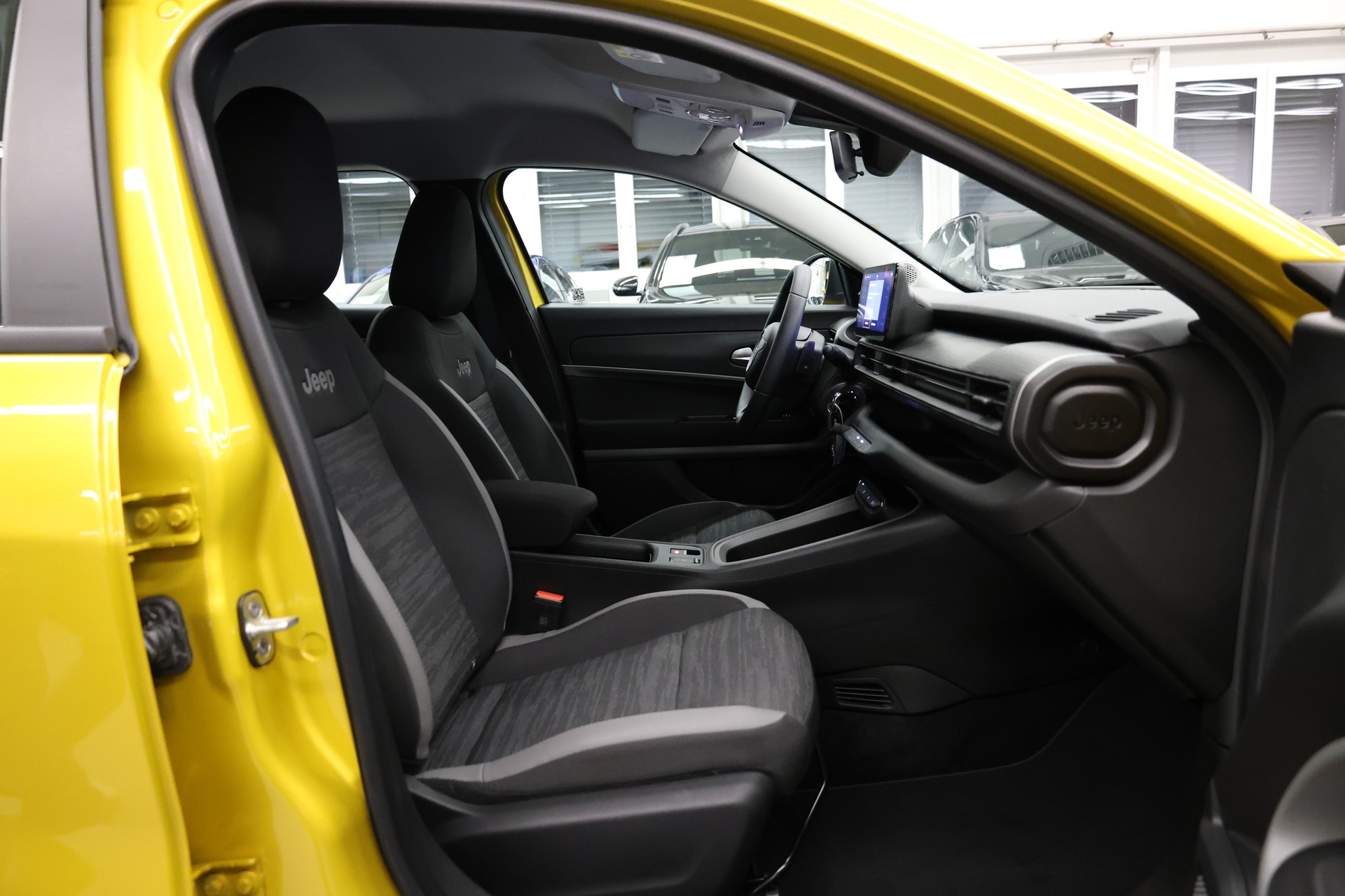 JEEP Avenger 1.2 MHEV Longitude-image-15
