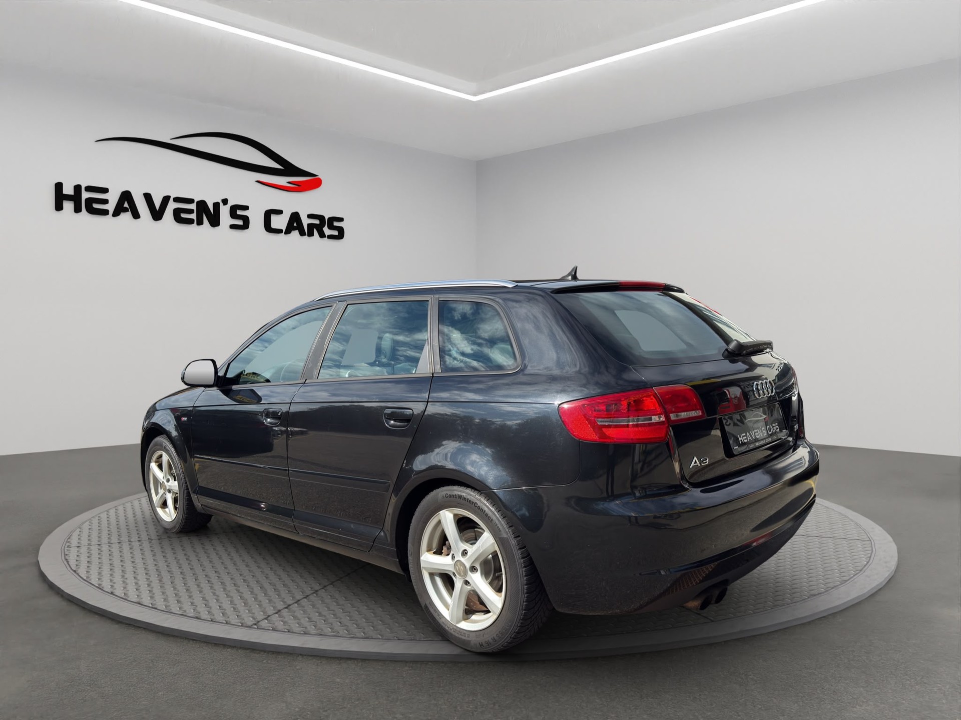 AUDI A3 Sportback 1.8 TFSI Ambition-image-2