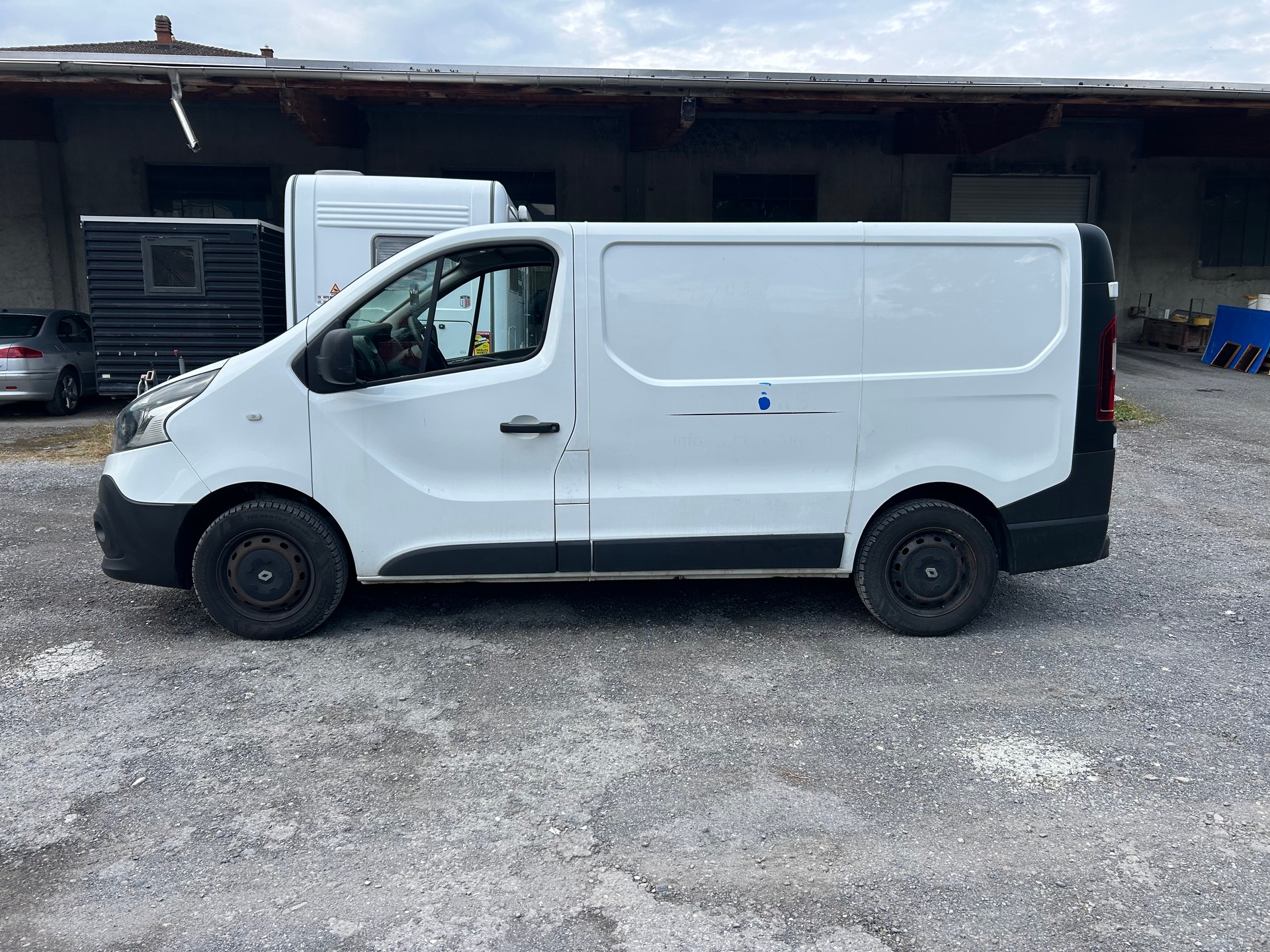 RENAULT Trafic 1.6 dCi 95 2.9t Business L1H1-image-1