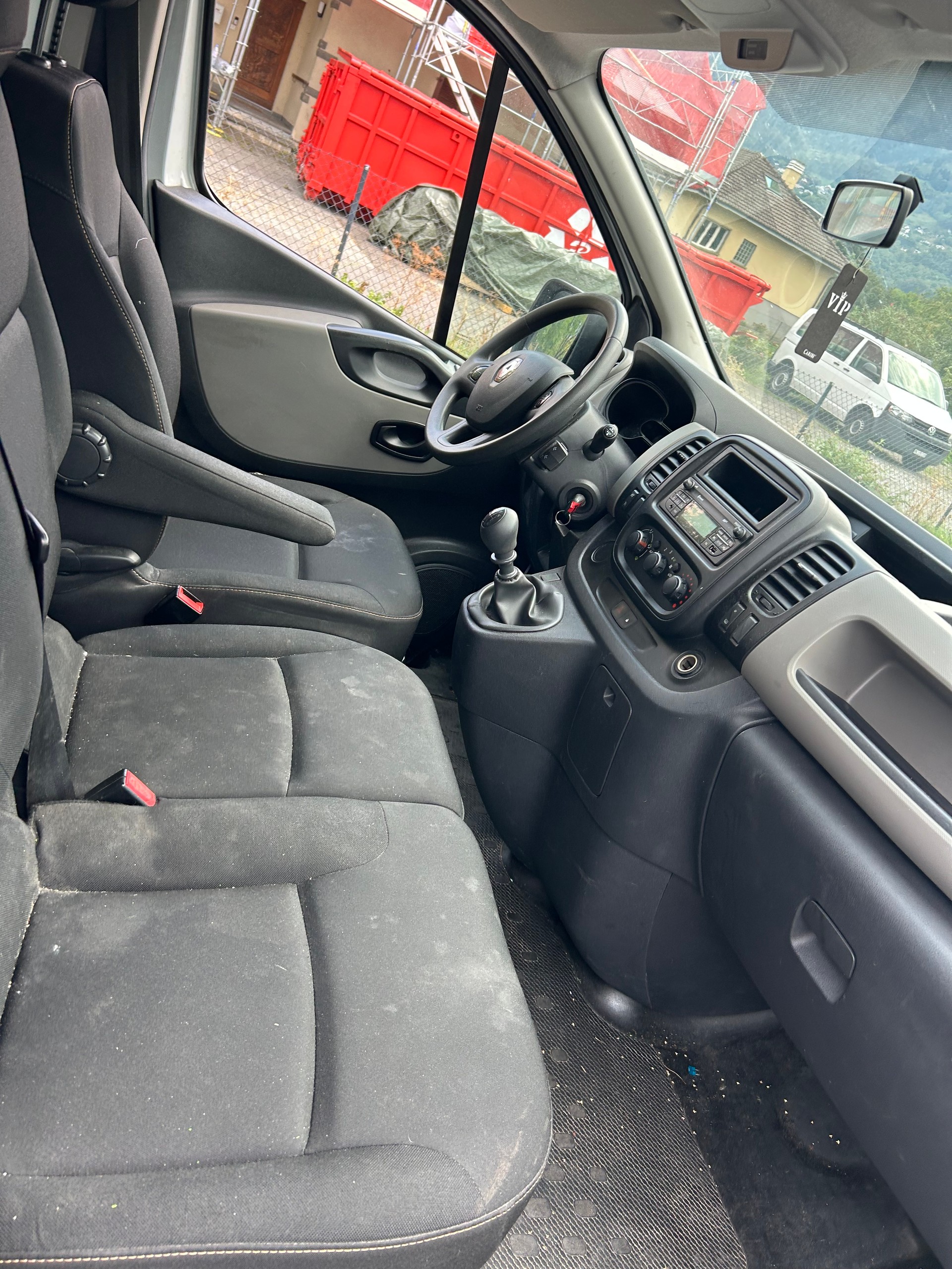 RENAULT Trafic 1.6 dCi 95 2.9t Business L1H1-image-2