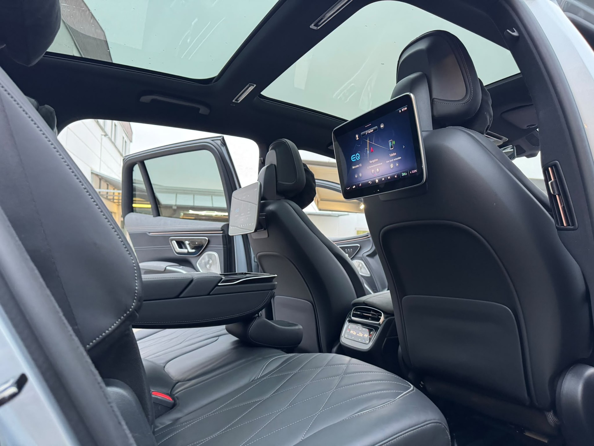 MERCEDES-BENZ EQS SUV 580 4Matic Executive Edition-image-14