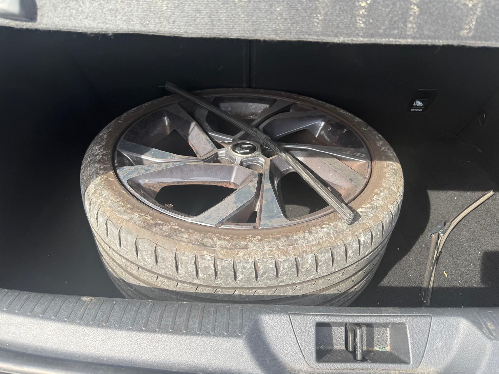 RENAULT Mégane 1.6 TCe 205 GT EDC-image-12