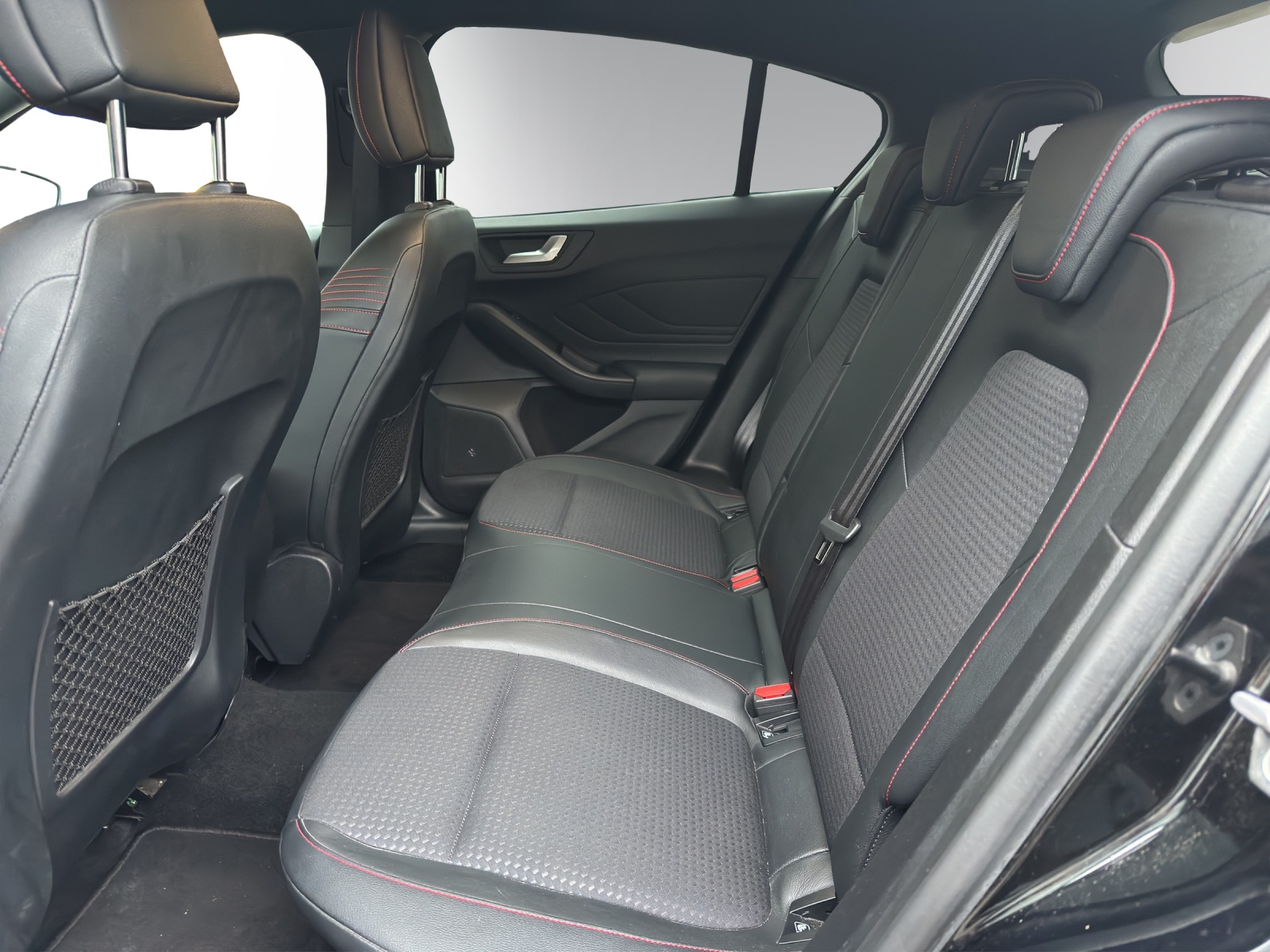 FORD Focus 1.0 SCTi ST Line | Sportfahrwerk | Teilleder | Sitzheizung | Navi | DAB+-image-10