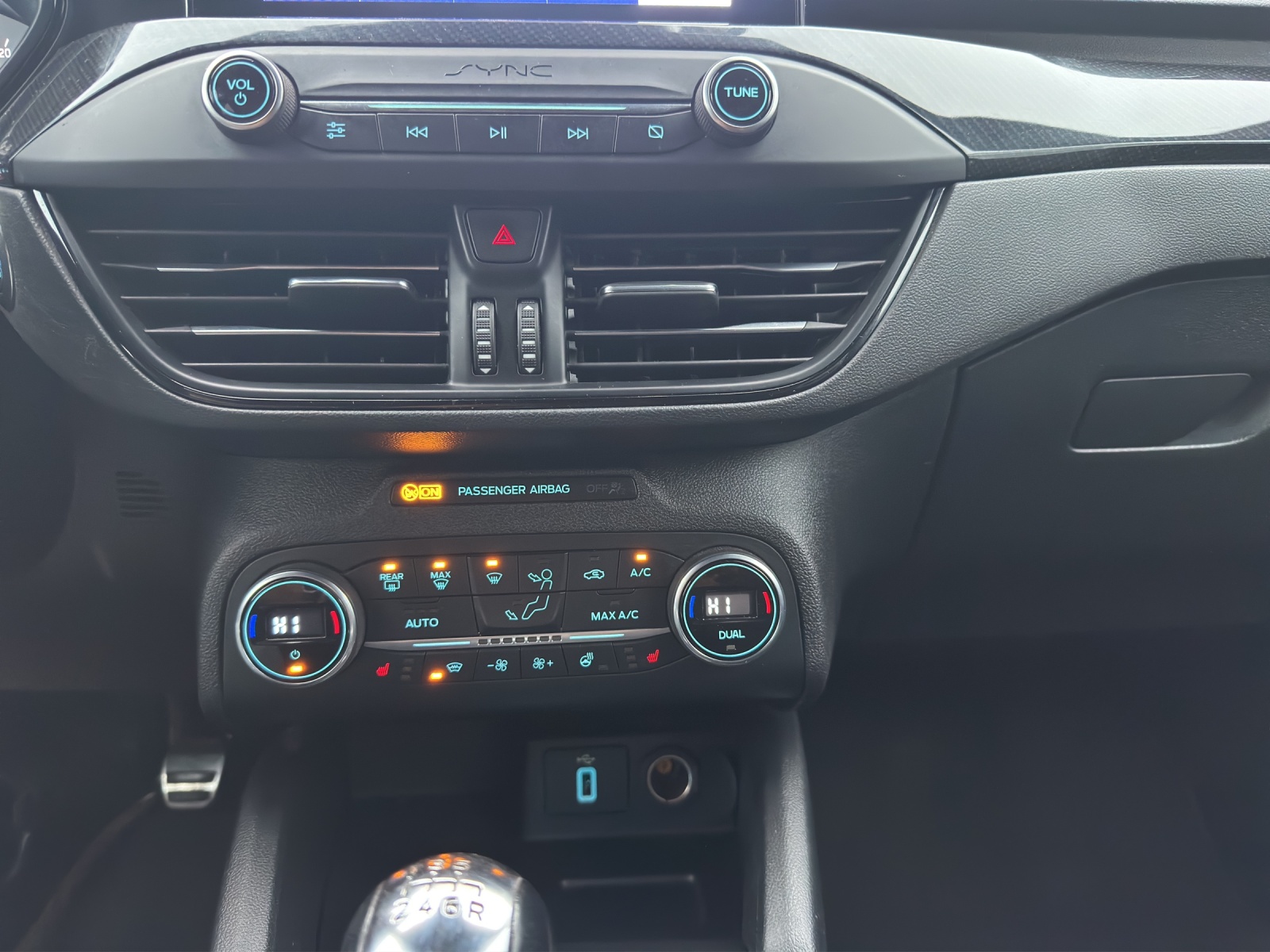 FORD Focus 1.0 SCTi ST Line | Sportfahrwerk | Teilleder | Sitzheizung | Navi | DAB+-image-17