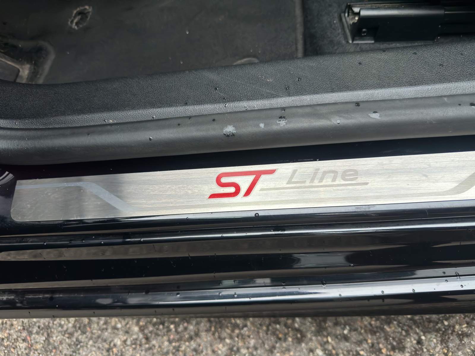 FORD Focus 1.0 SCTi ST Line | Sportfahrwerk | Teilleder | Sitzheizung | Navi | DAB+-image-21