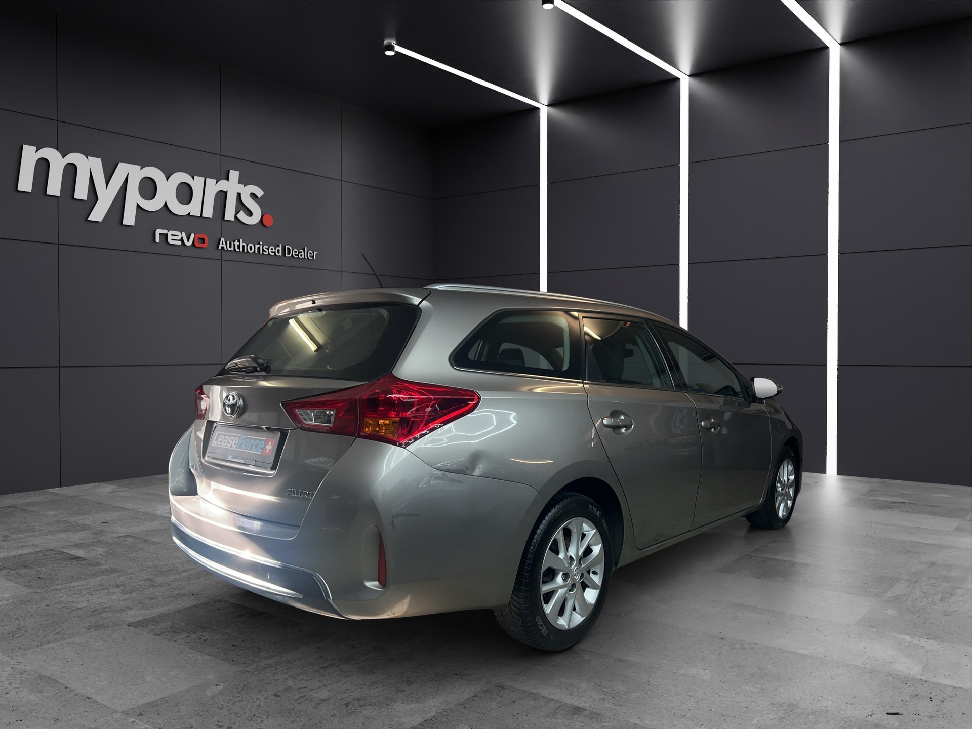 TOYOTA Auris Touring Sports 1.6 Terra-image-4