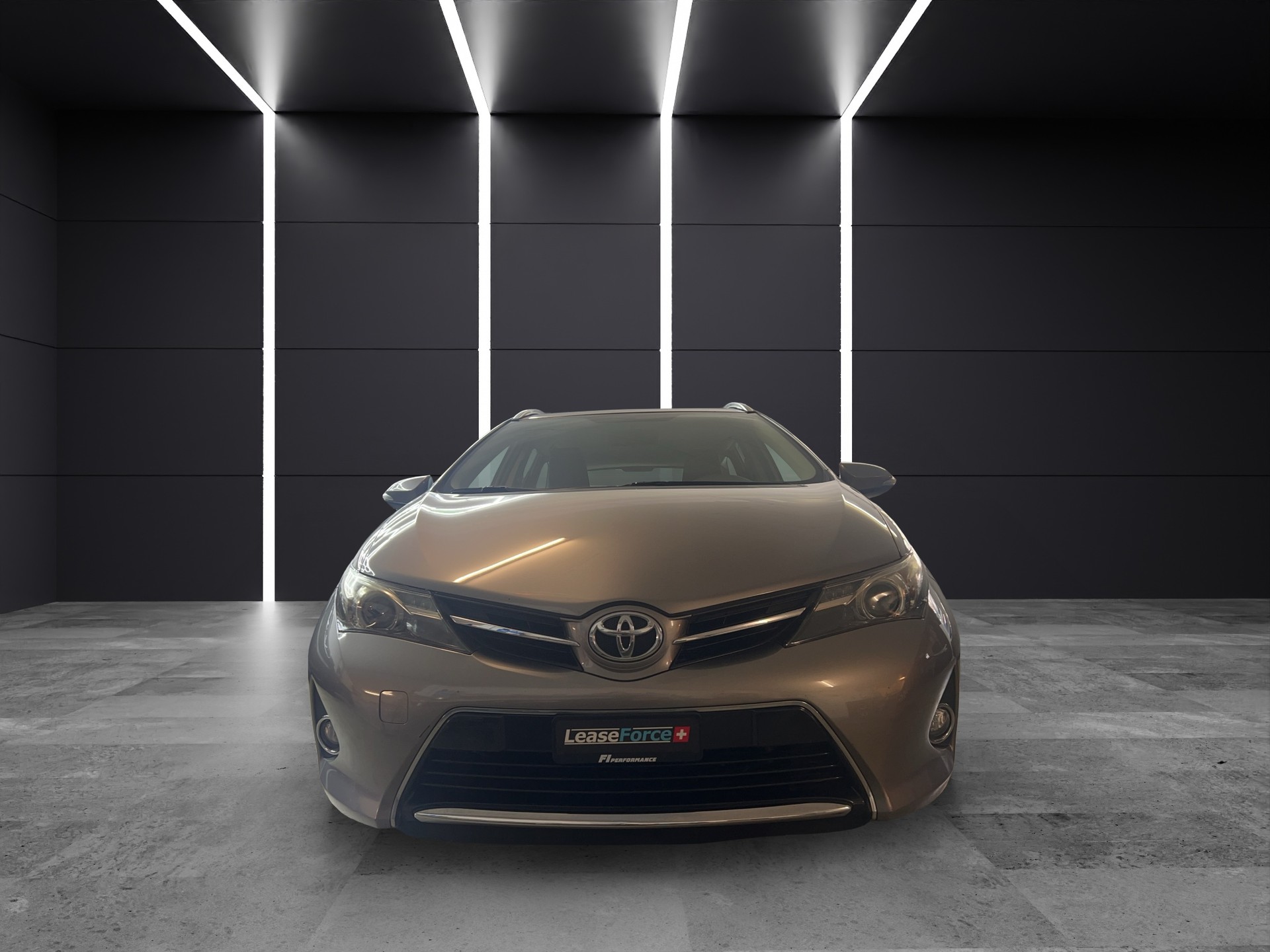 TOYOTA Auris Touring Sports 1.6 Terra-image-1