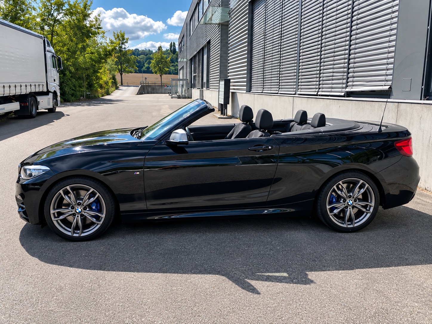 BMW M240i xDrive SAG-image-2
