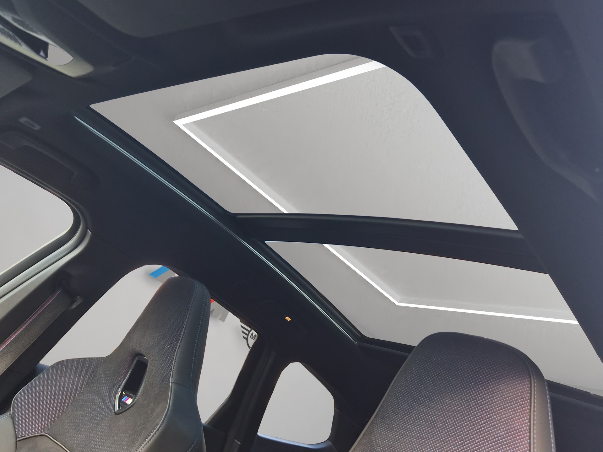 BMW X1 xDrive M35i-image-12