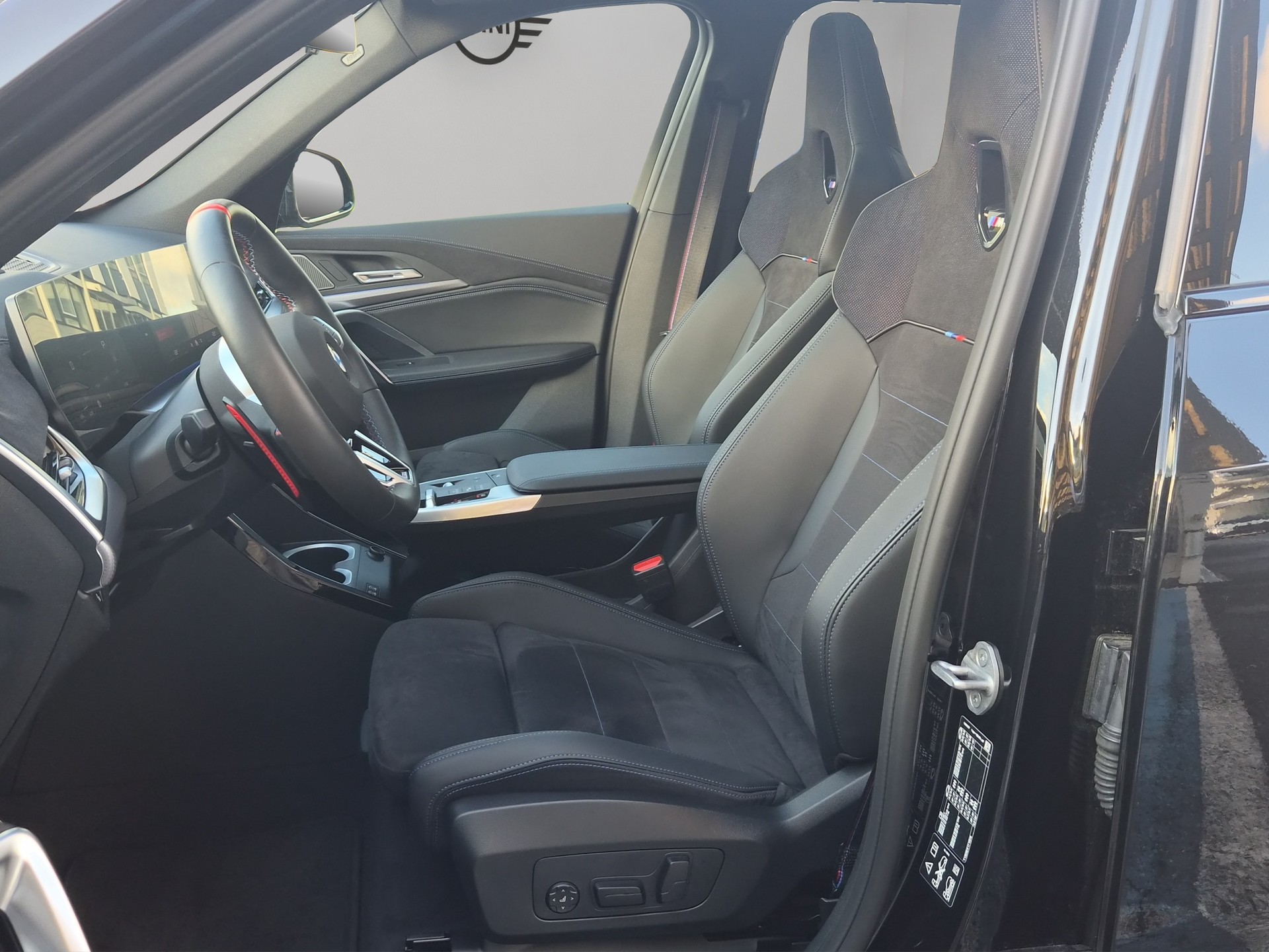 BMW X1 xDrive M35i-image-10