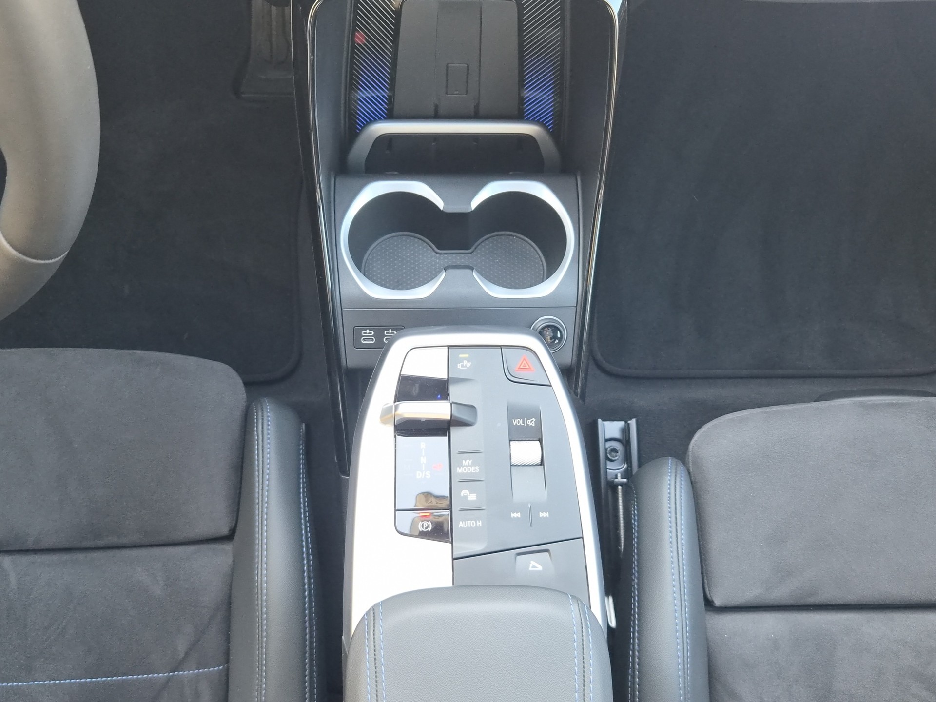 BMW X1 xDrive M35i-image-16