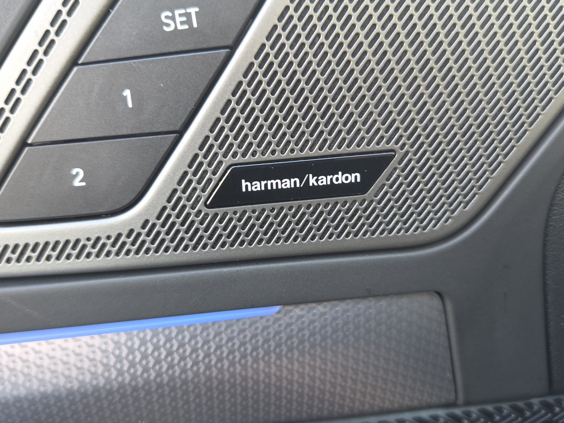 BMW X1 xDrive M35i-image-25