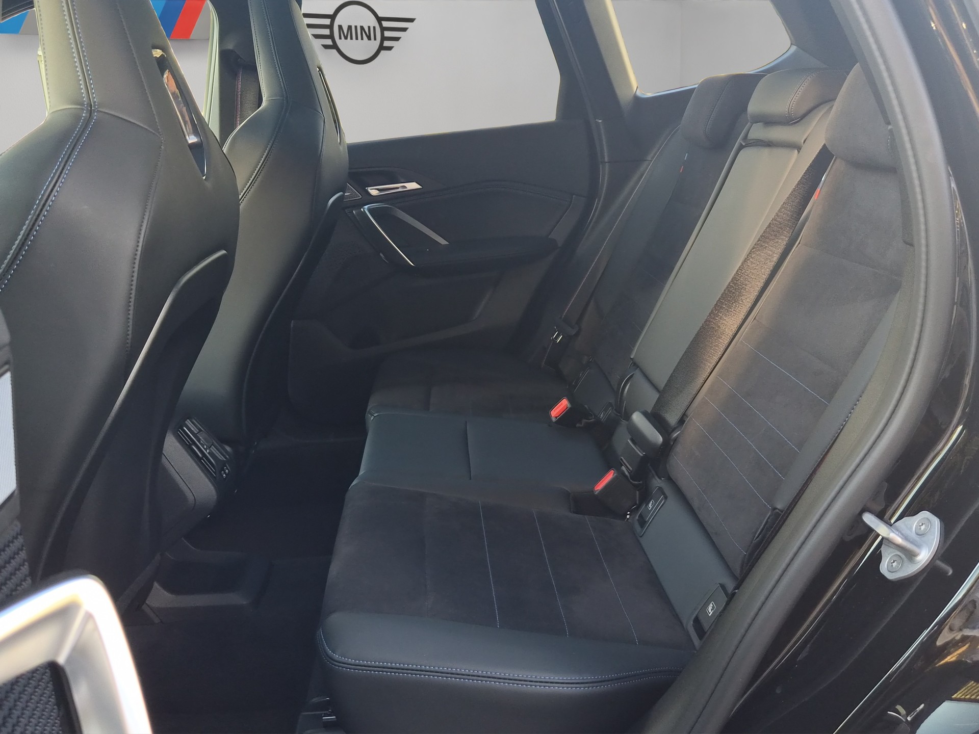 BMW X1 xDrive M35i-image-18