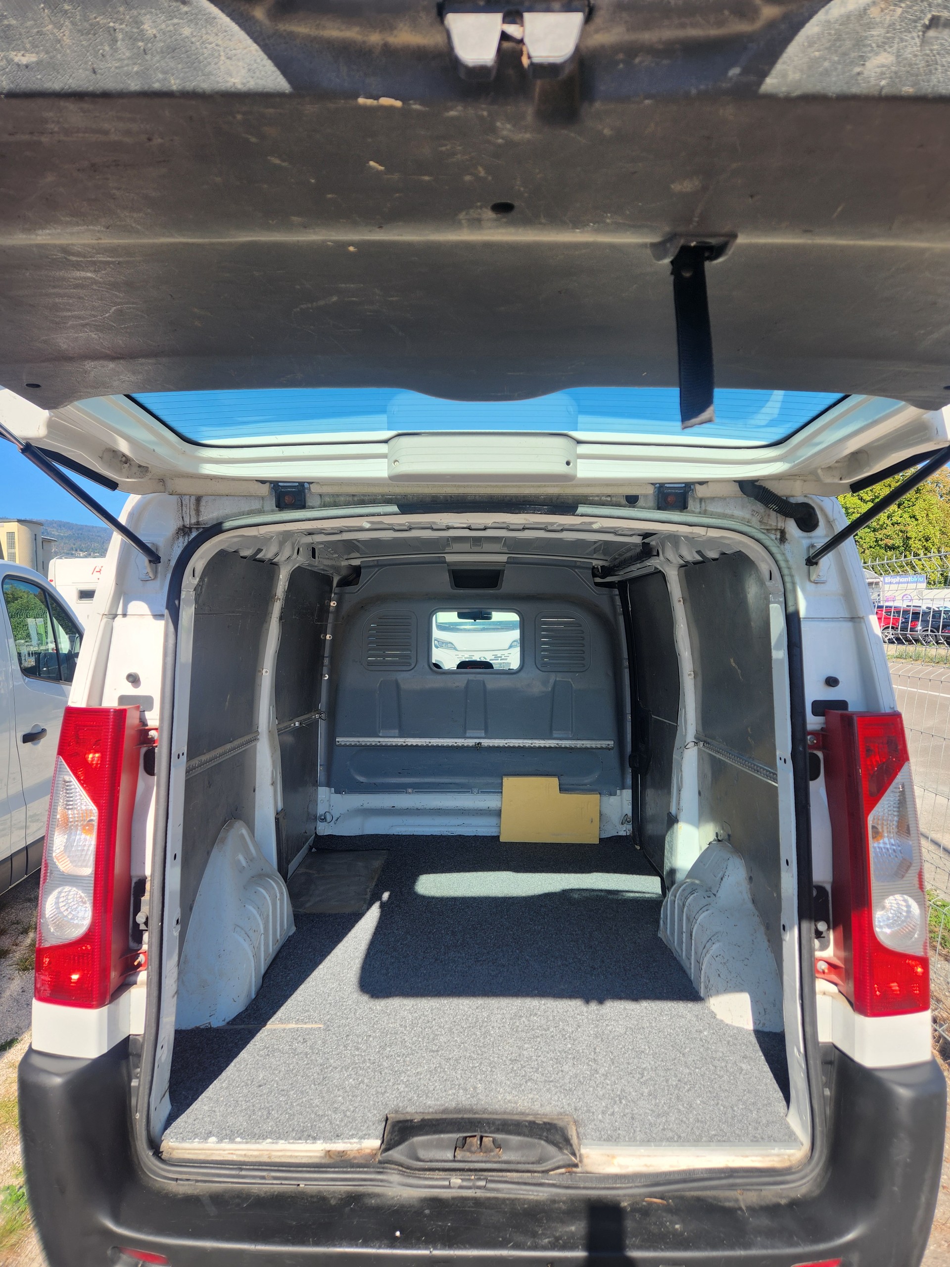 PEUGEOT 2.0 HDI 130-image-5