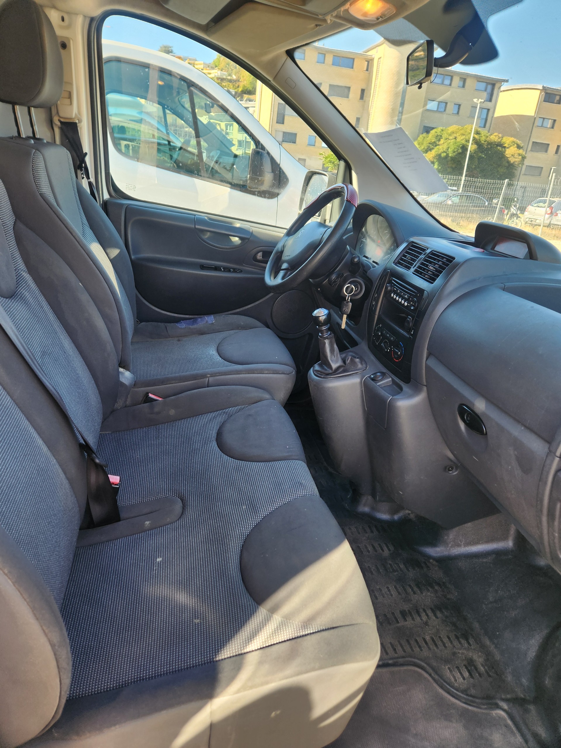 PEUGEOT 2.0 HDI 130-image-2