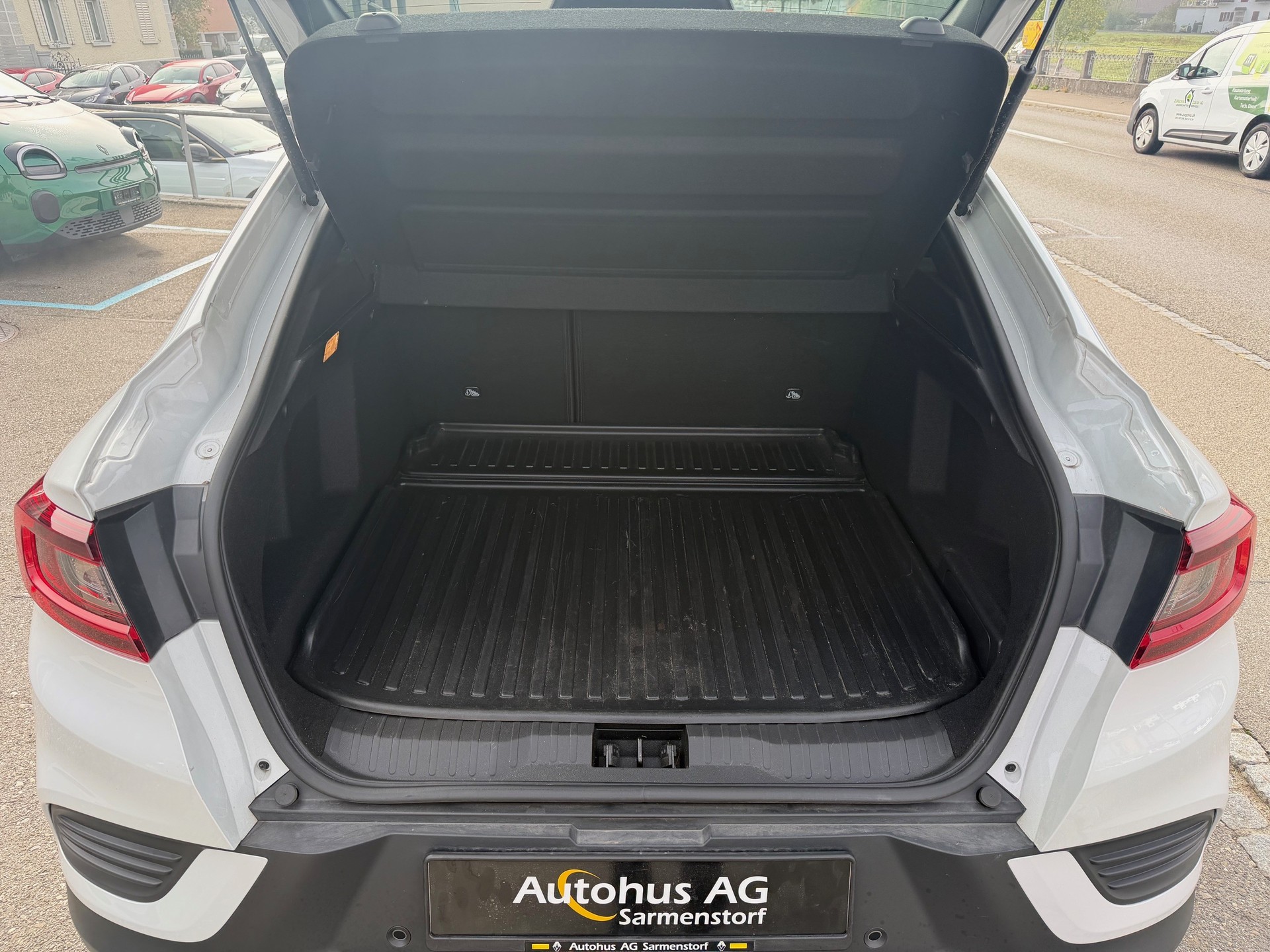 RENAULT Arkana 1.6 E-Tech R.S.Line-image-13