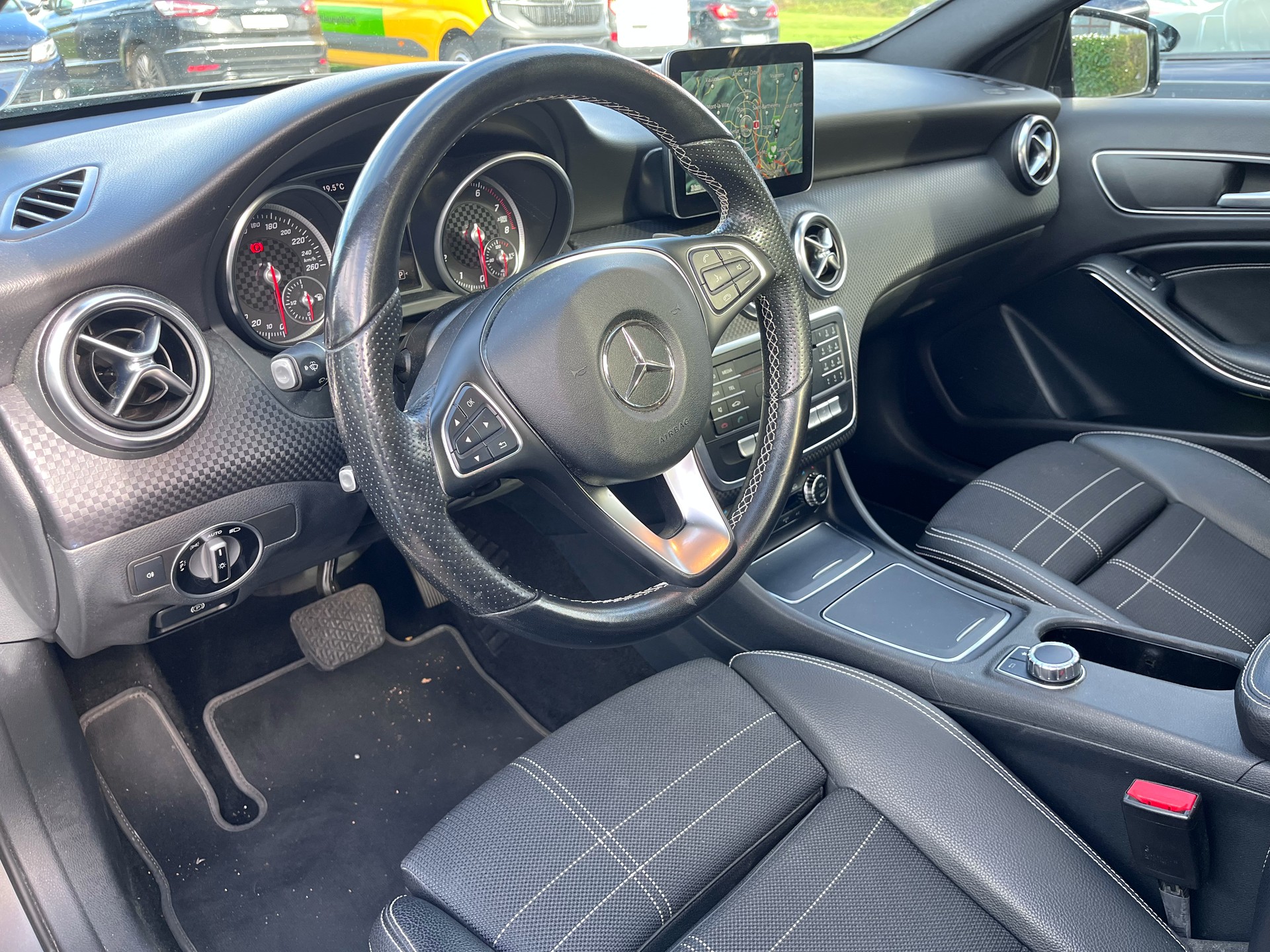 MERCEDES-BENZ A 200 Night Star-image-4