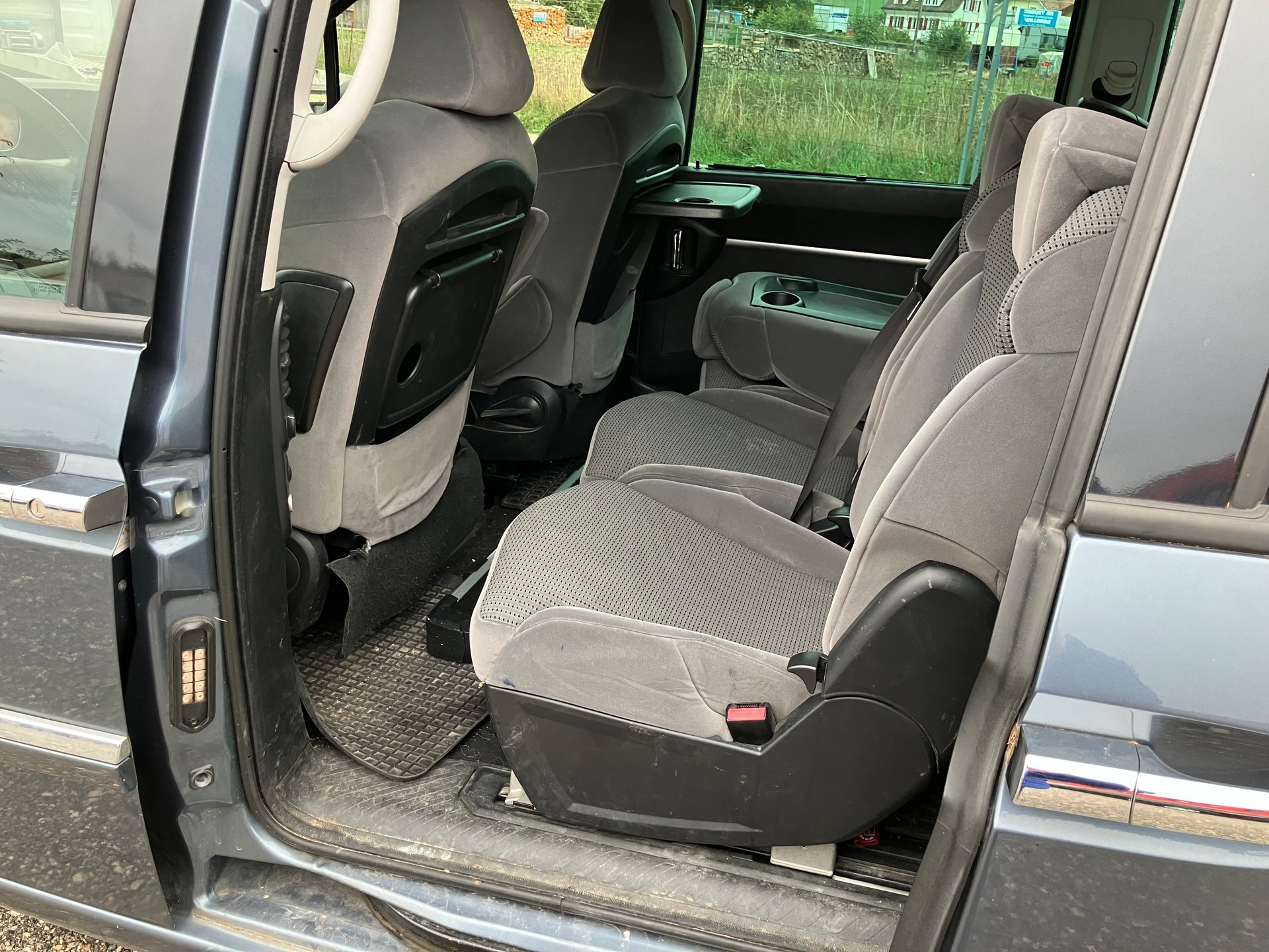 PEUGEOT 807 2.0 16V HDi Style-image-6