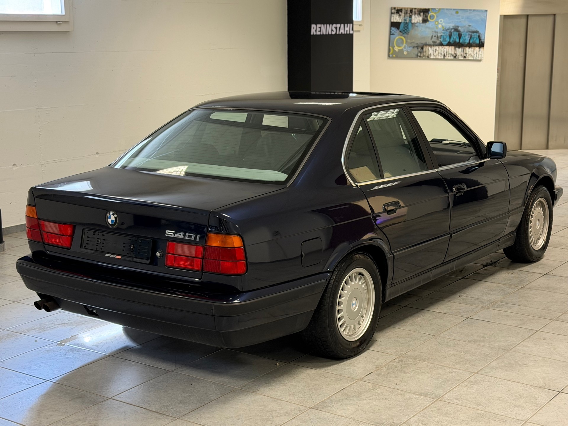 BMW 540i V8 A-image-18