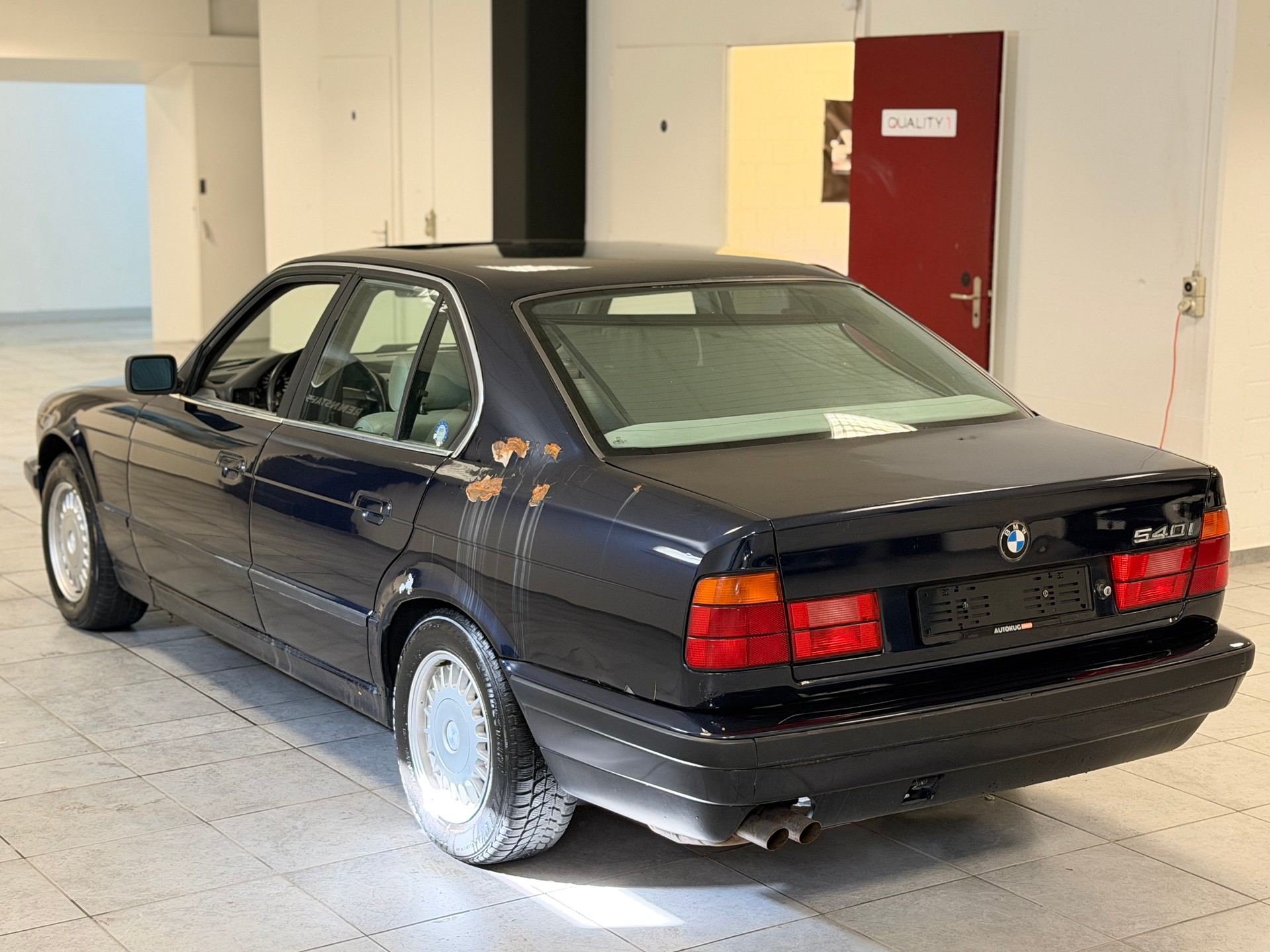 BMW 540i V8 A-image-7
