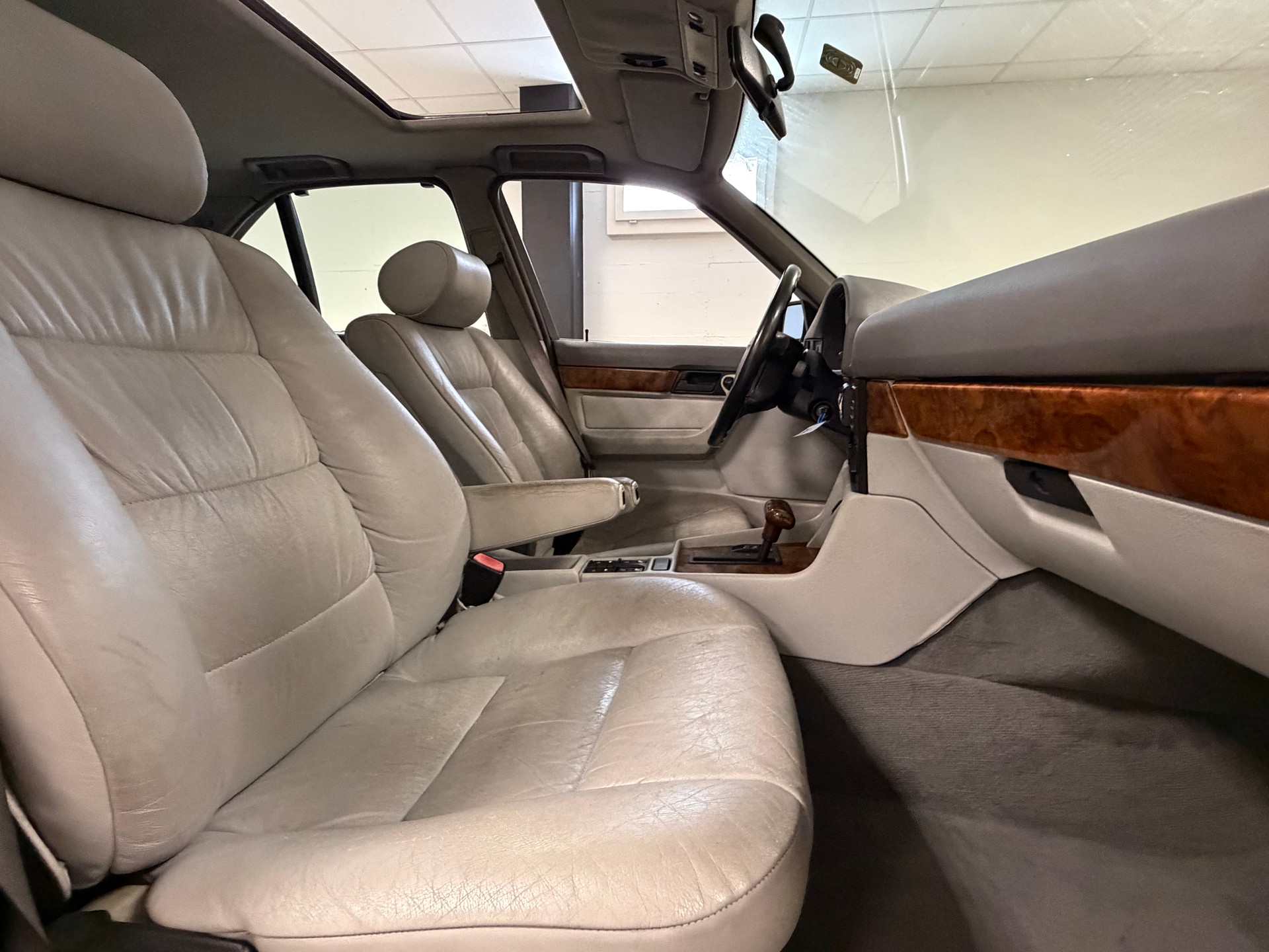 BMW 540i V8 A-image-22