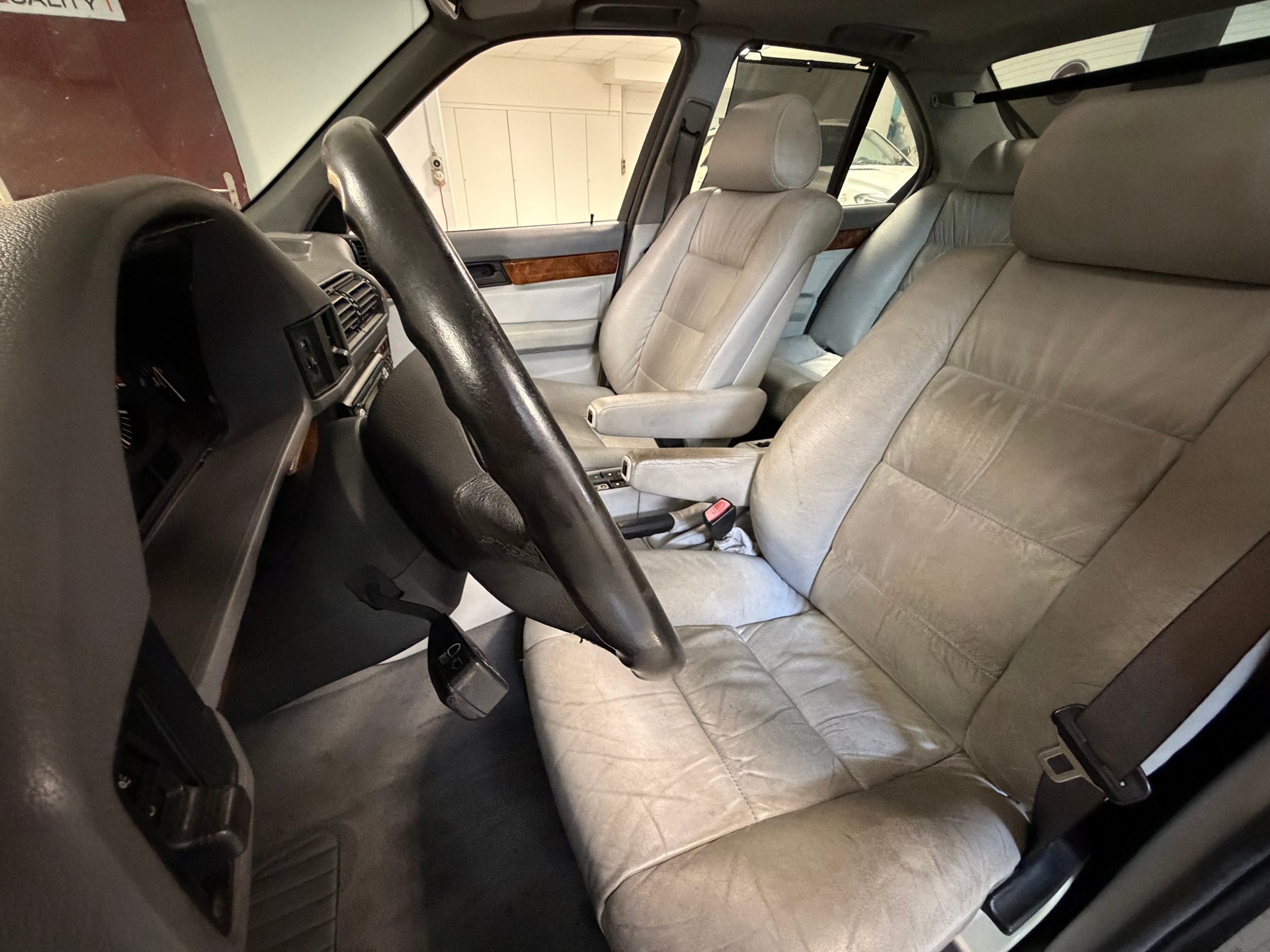BMW 540i V8 A-image-24