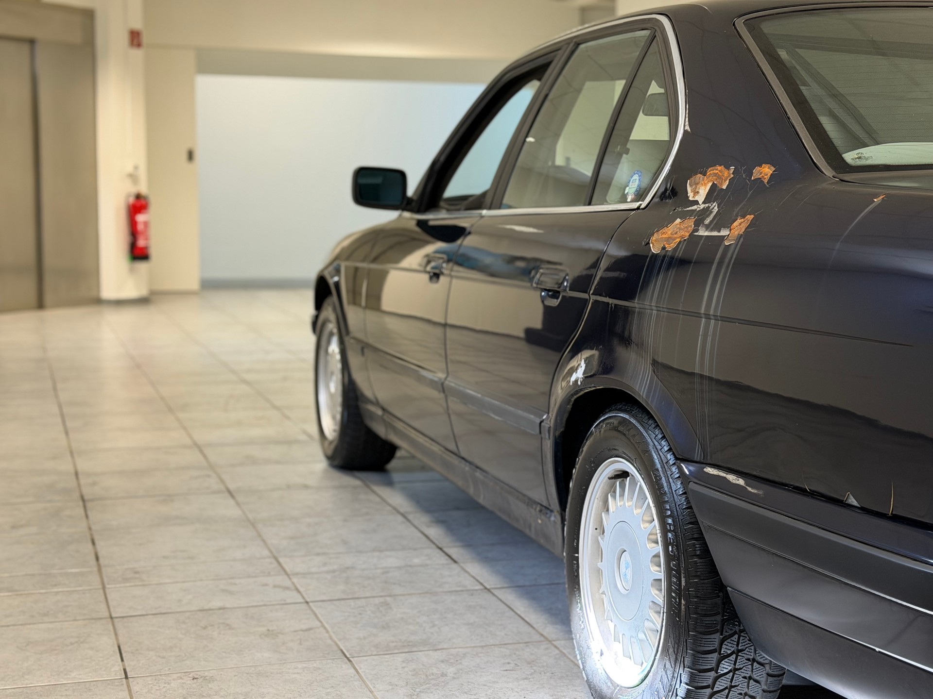 BMW 540i V8 A-image-19