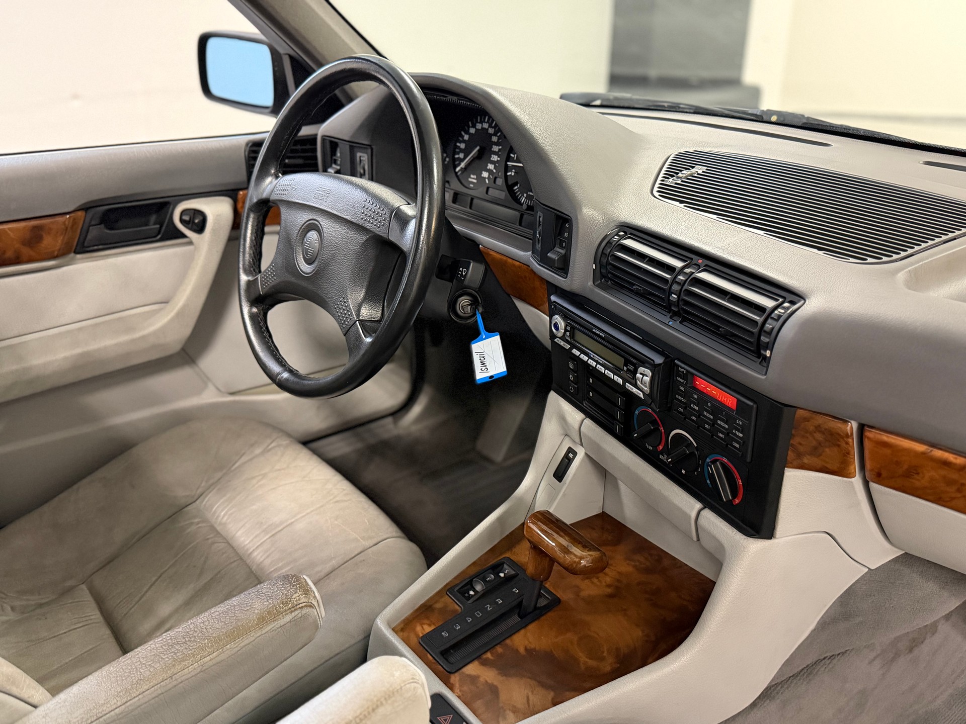 BMW 540i V8 A-image-23
