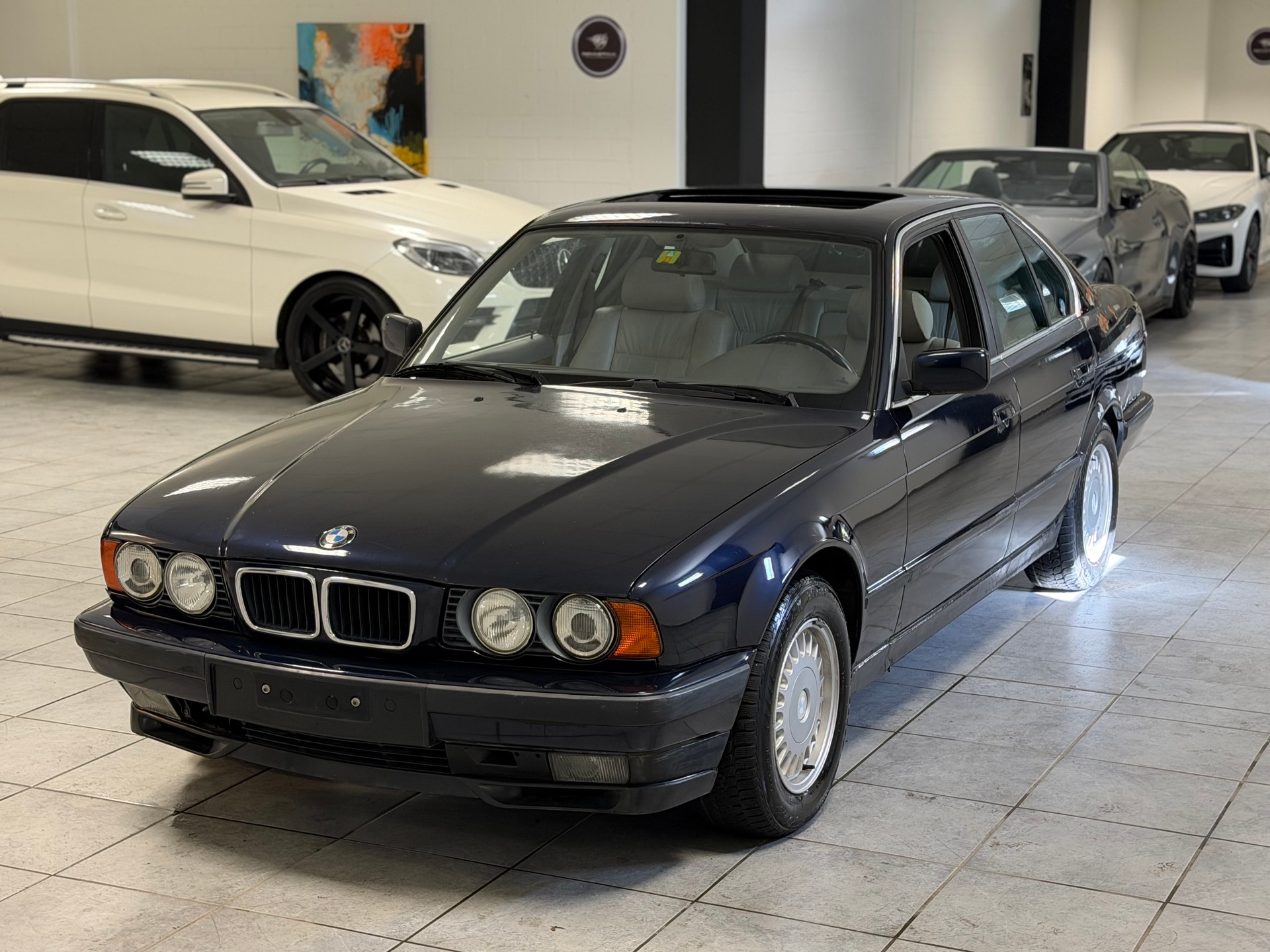 BMW 540i V8 A-showroom-element-2