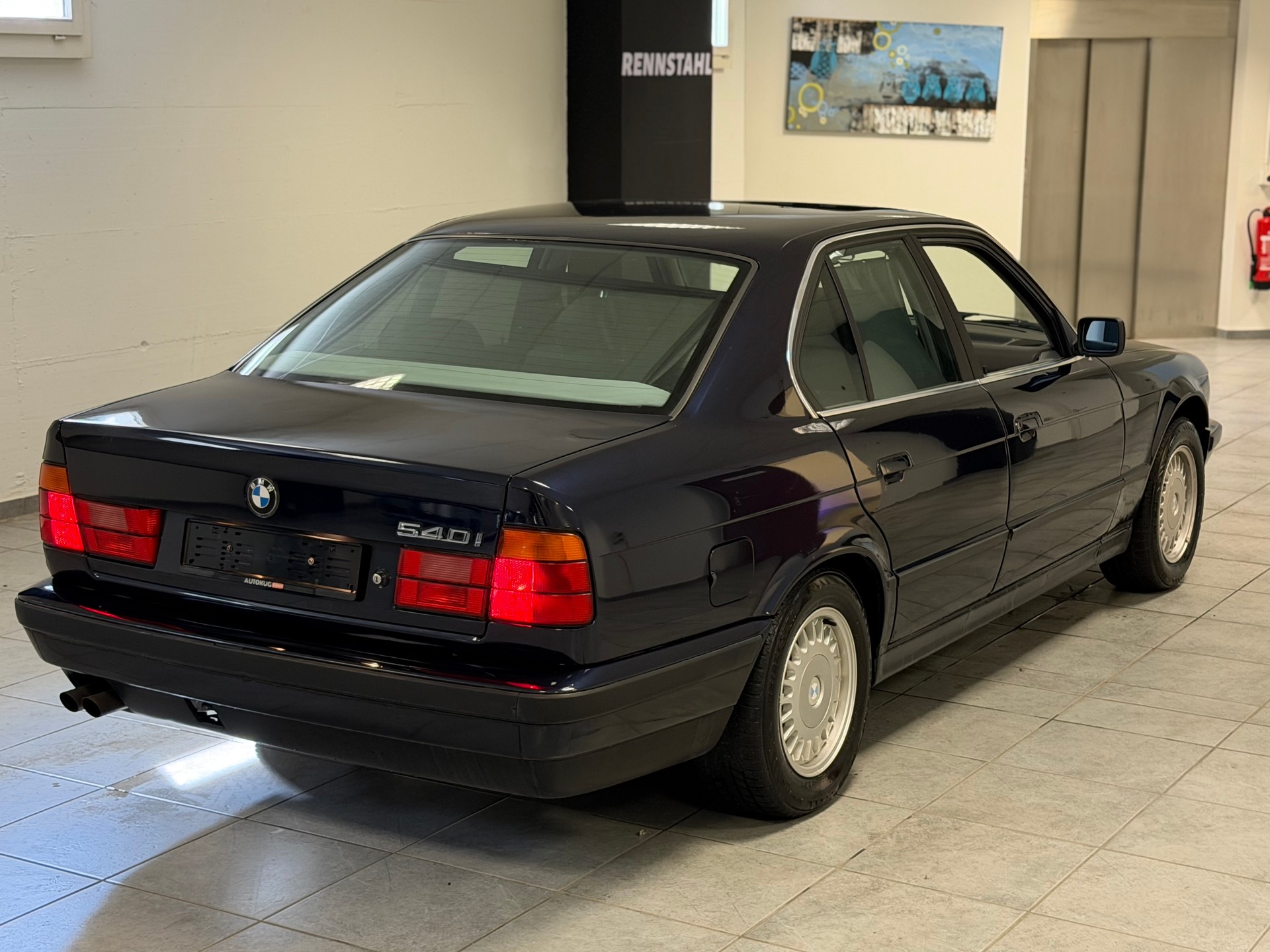 BMW 540i V8 A-image-12