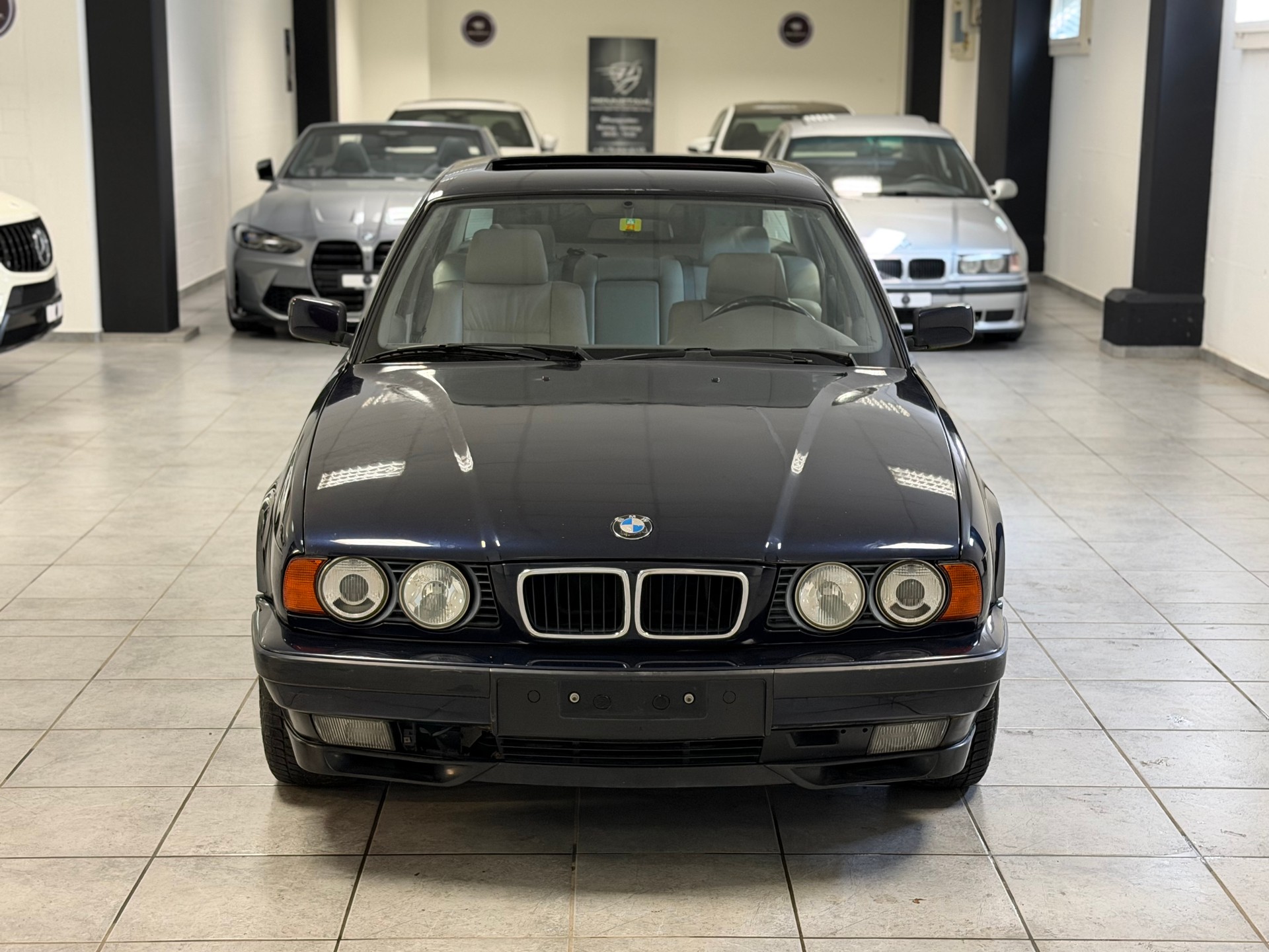 BMW 540i V8 A-image-4
