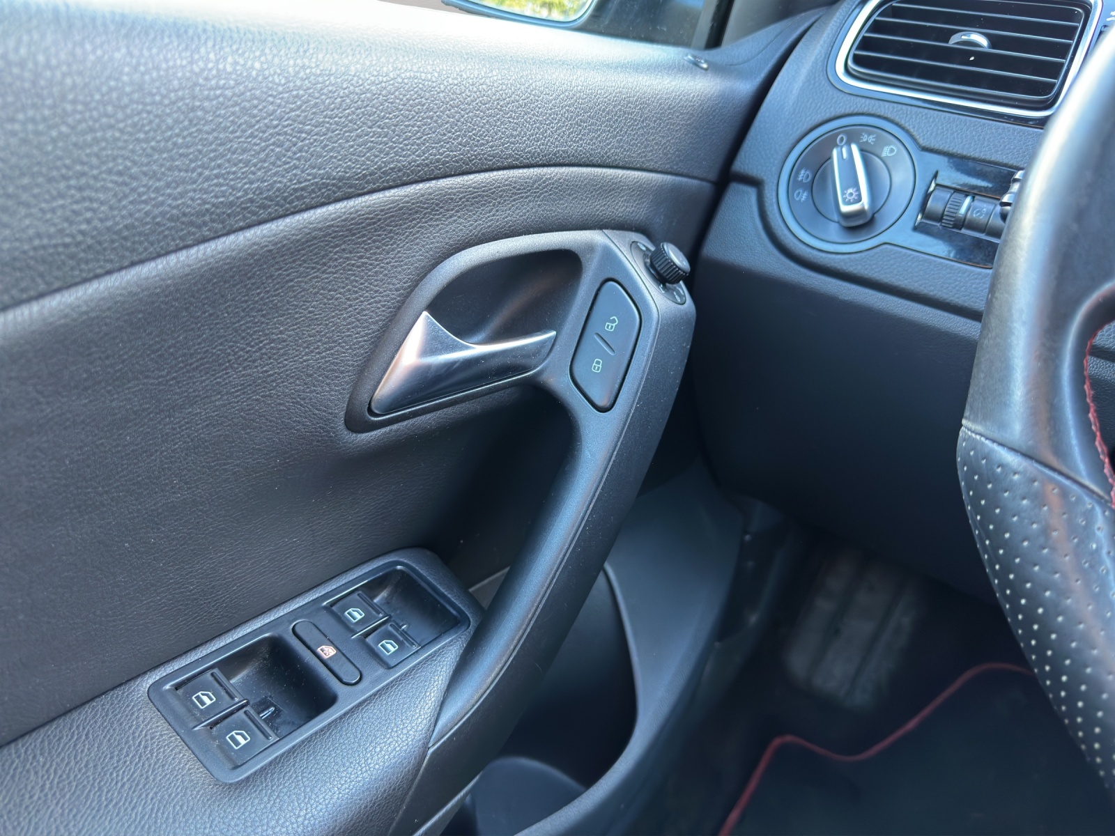 VW Polo 1.4 TSI GTI DSG-image-16