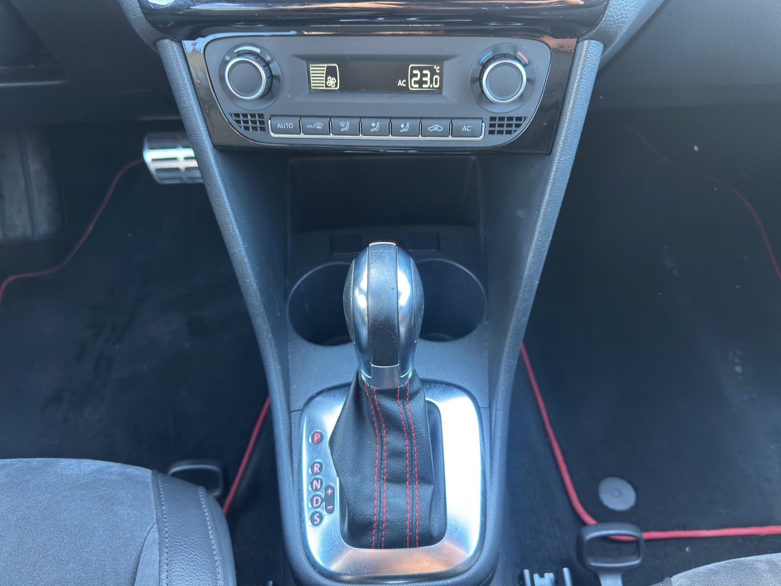 VW Polo 1.4 TSI GTI DSG-image-11