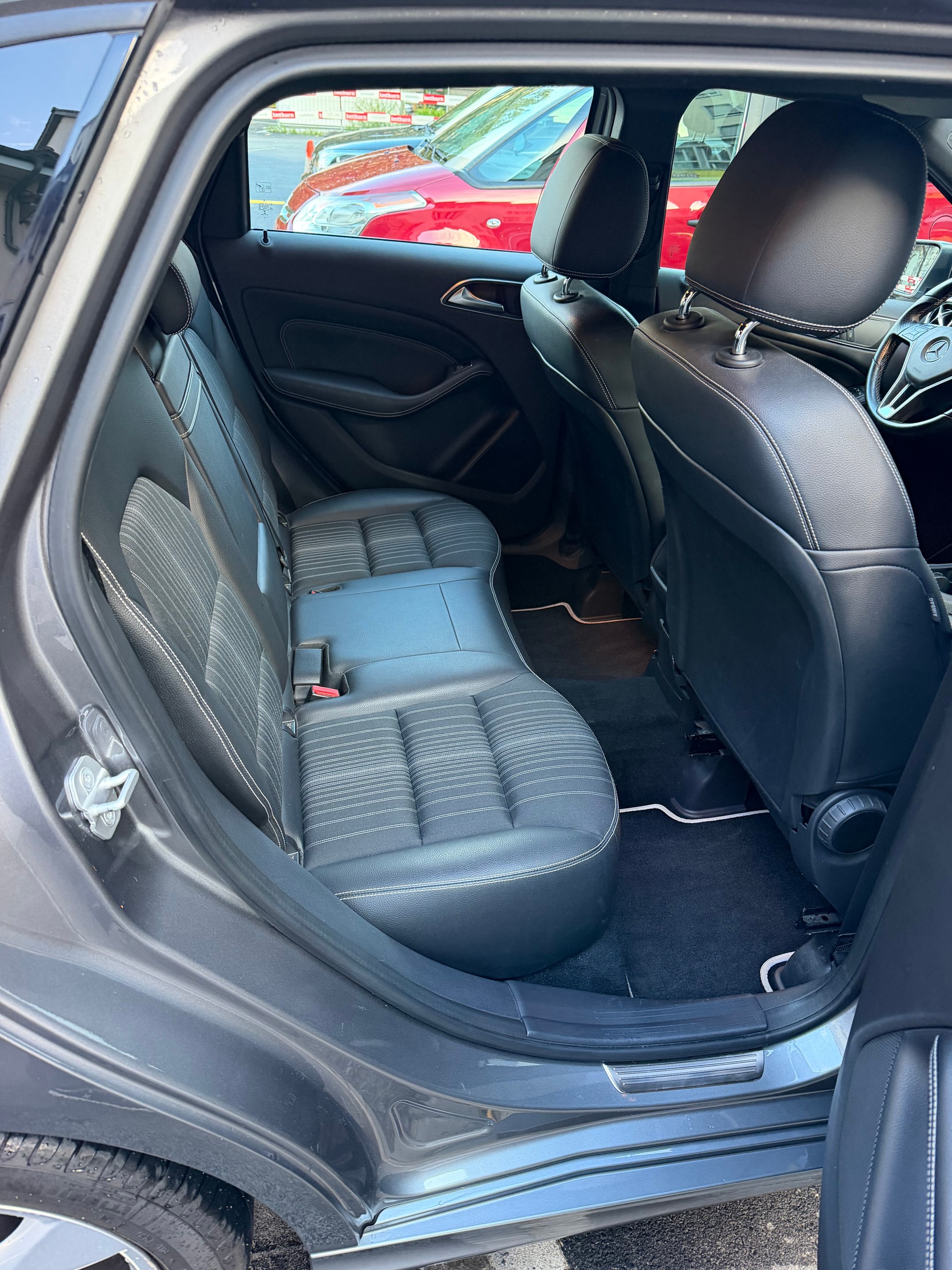 MERCEDES-BENZ B 180 7G-DCT-image-8