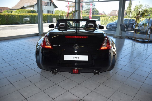 NISSAN 370 Z Roadster Pack-image-3