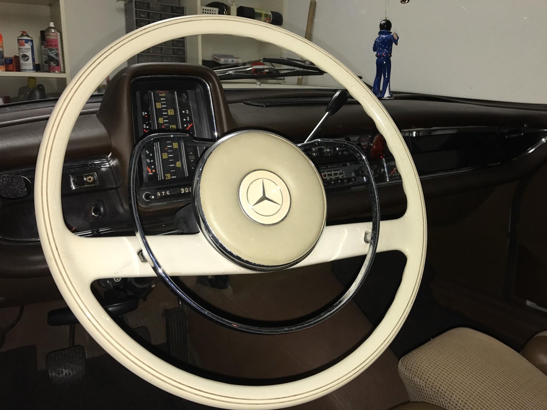 MERCEDES-BENZ 230 Kleine Heckflosse-image-15