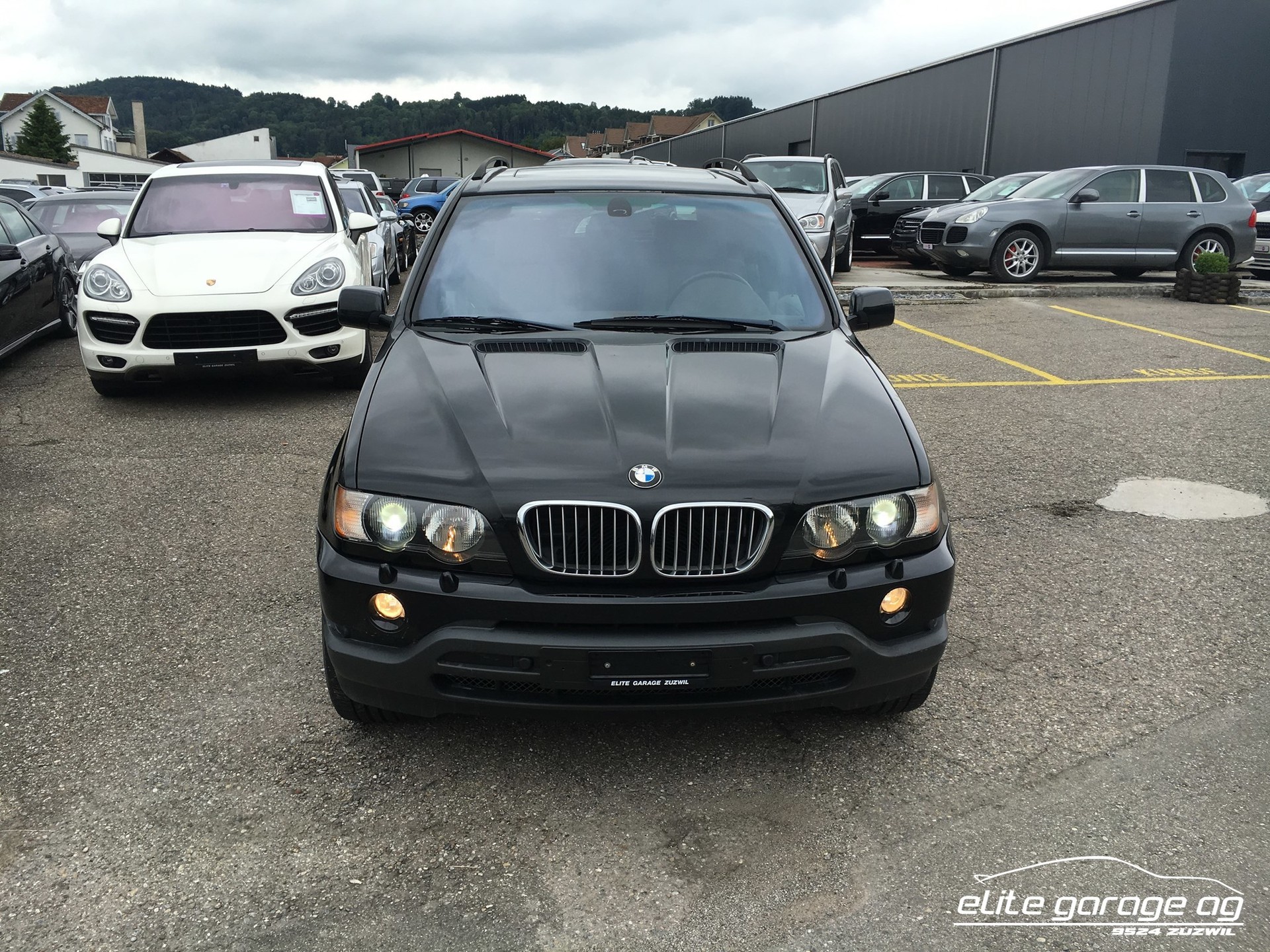 BMW X5 4.4i-image-1