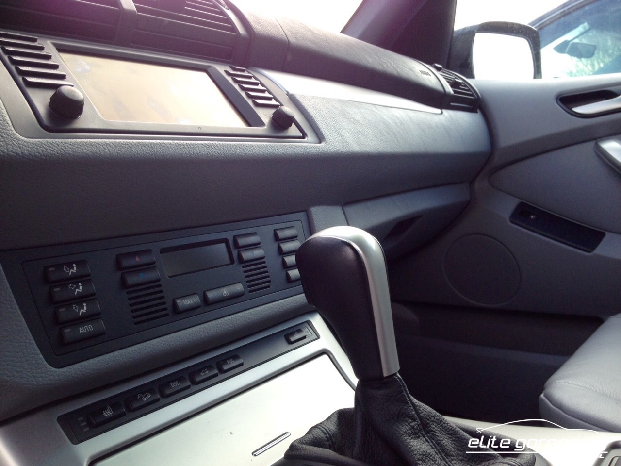 BMW X5 4.4i-image-7