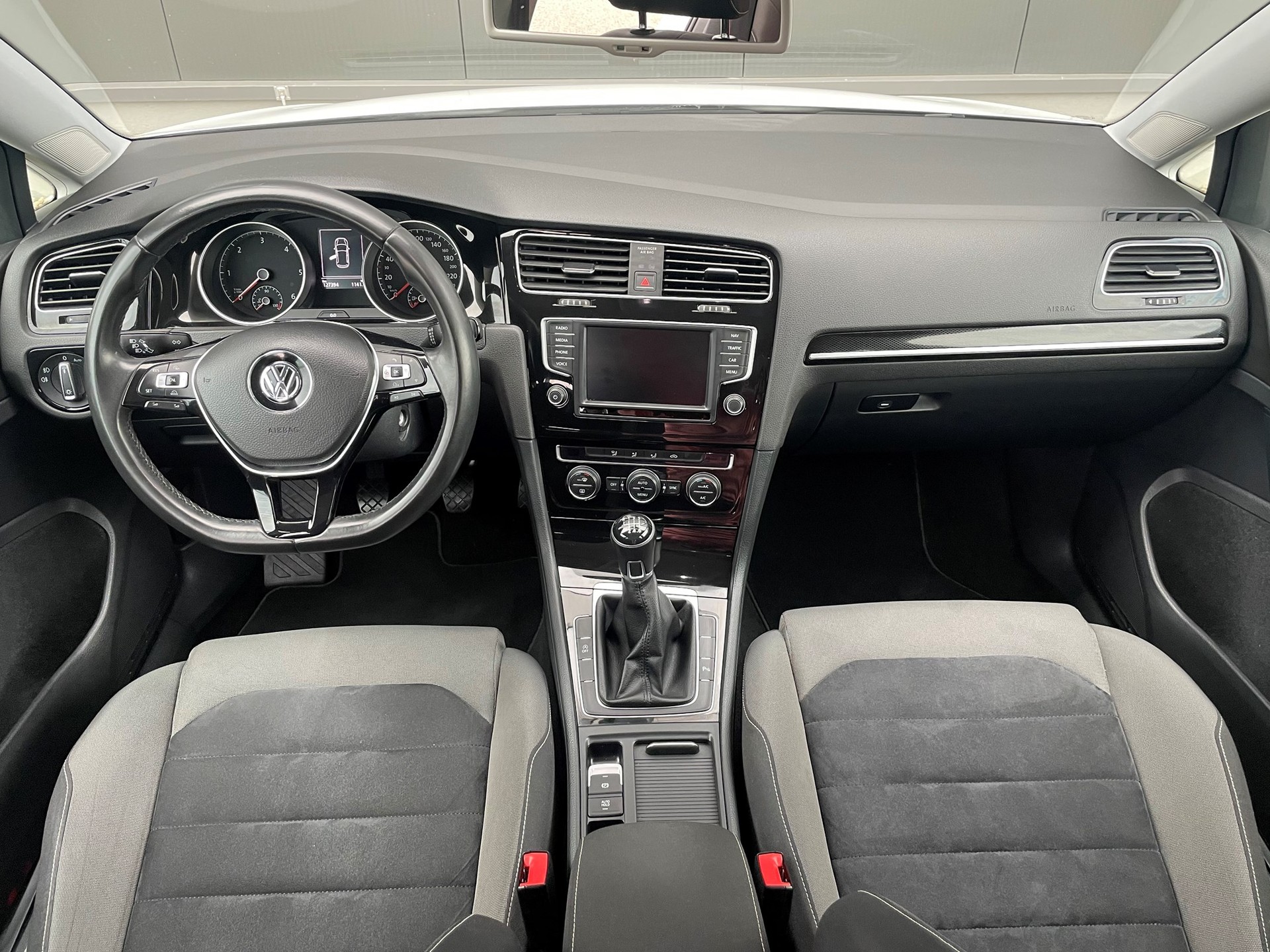 VW GOLF-image-11