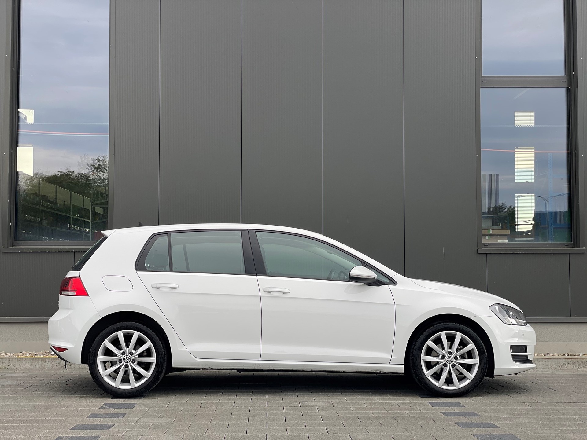 VW GOLF-image-3