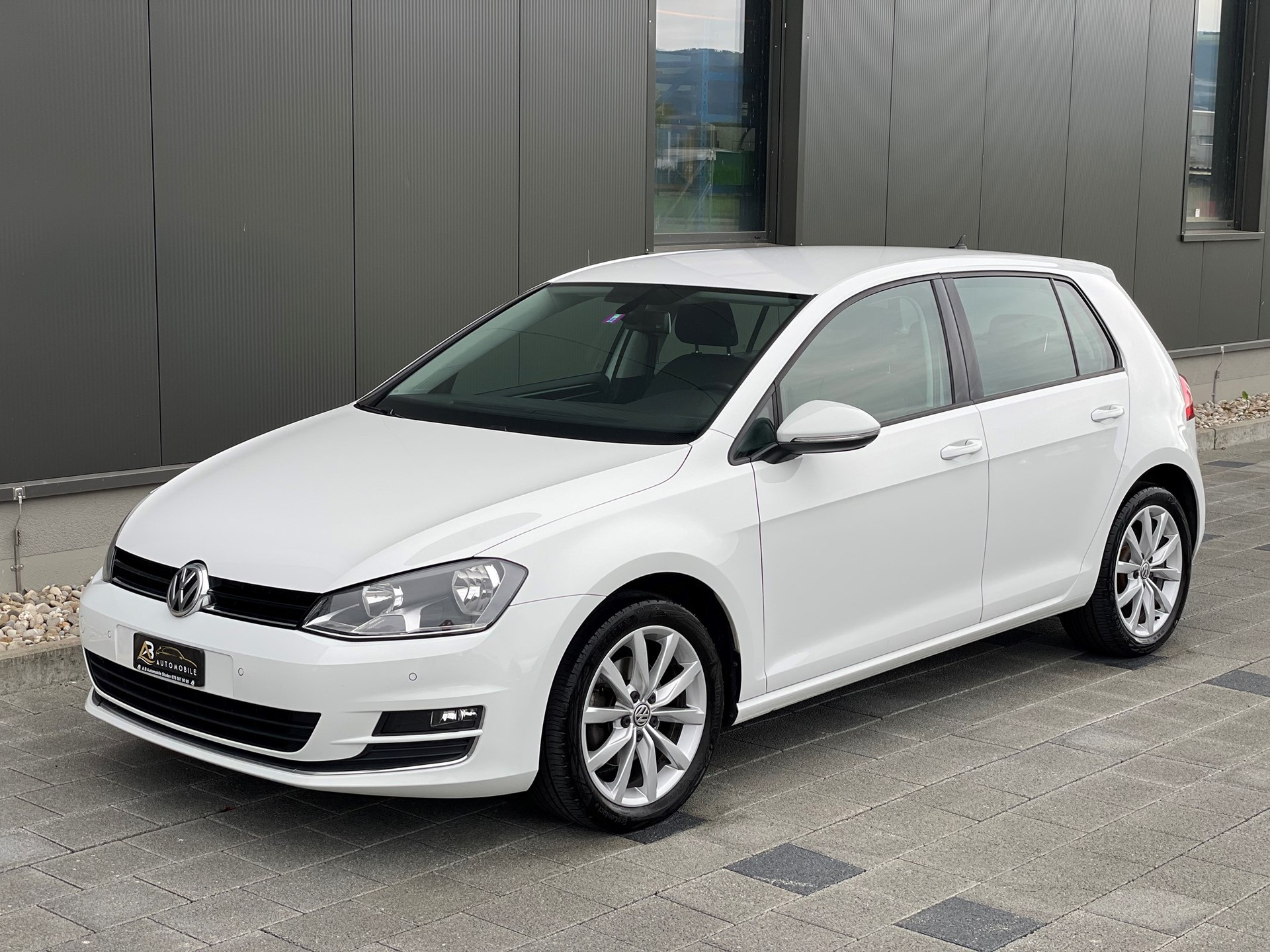 VW GOLF-image-6