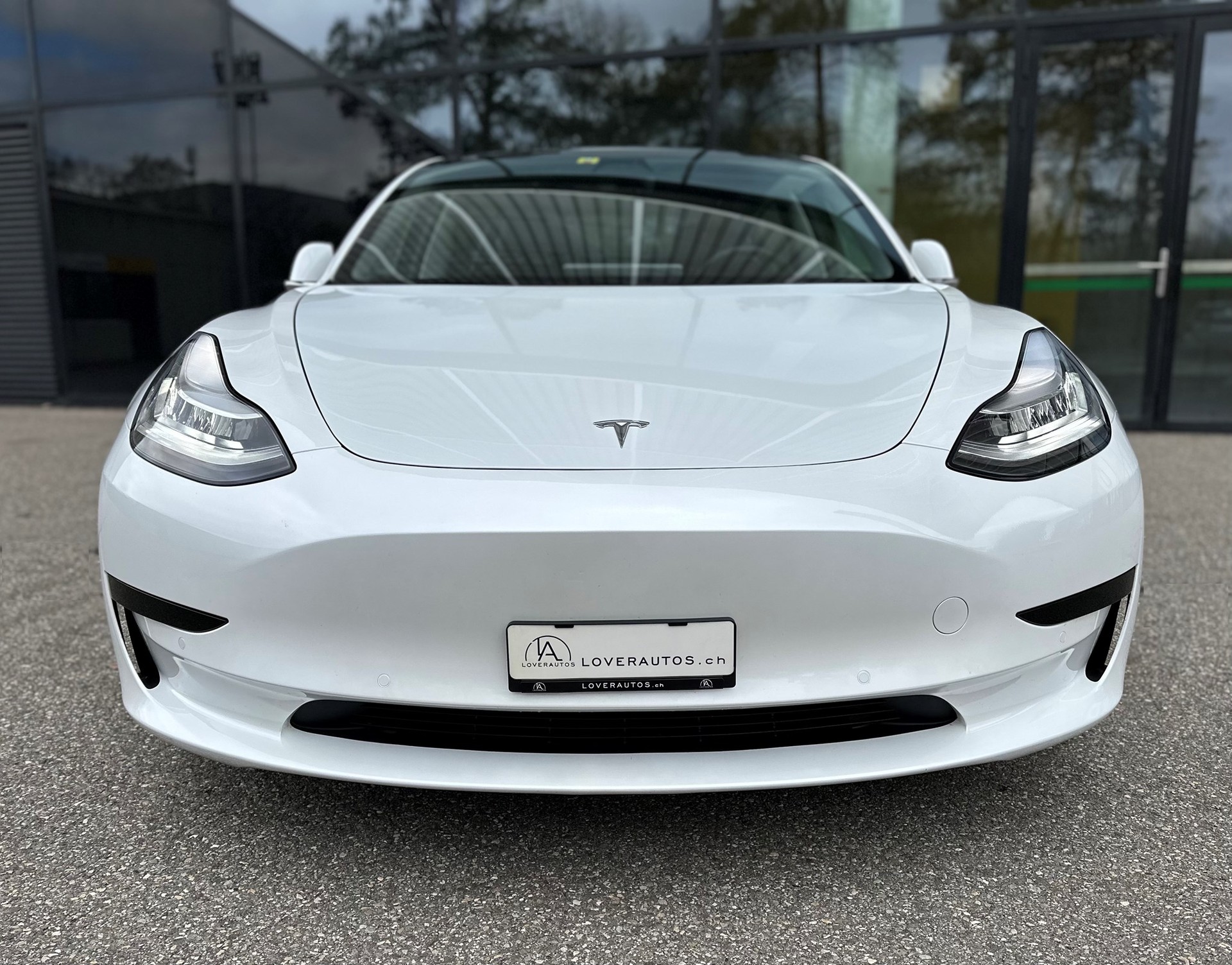 TESLA Model 3-image-2