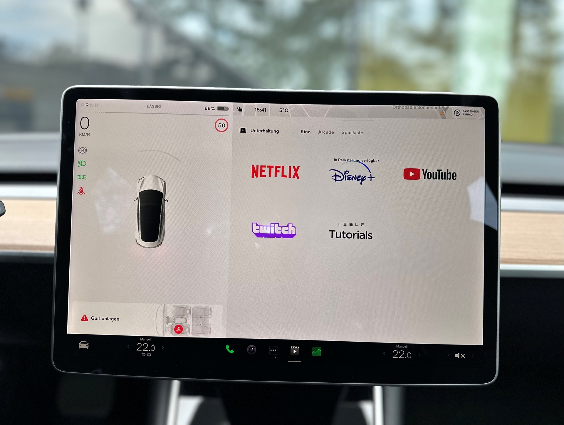TESLA Model 3-image-13